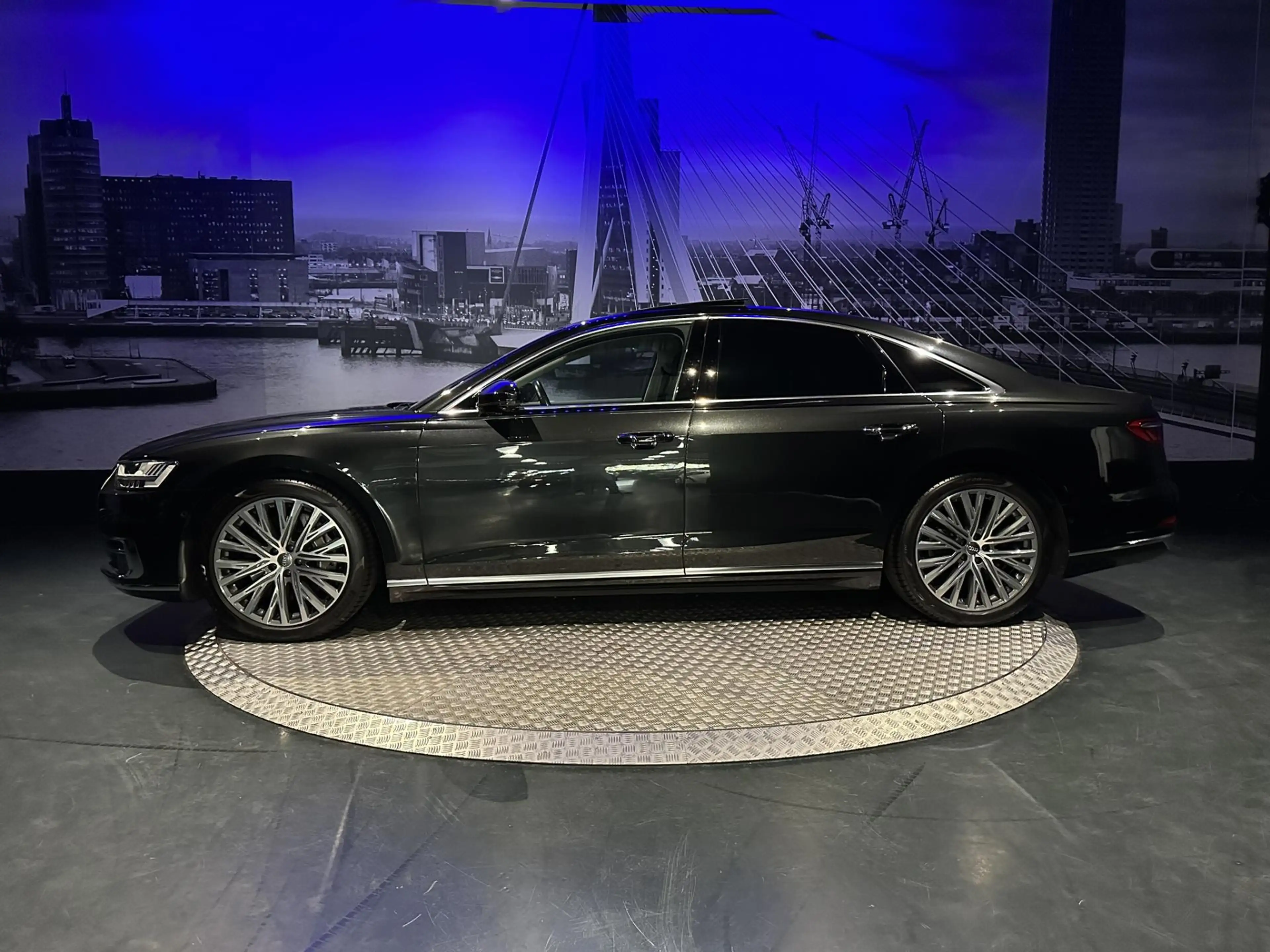 Audi A8 55 TFSI quattro Pro Line Plus *NL-auto*B&O*360came — photo 8