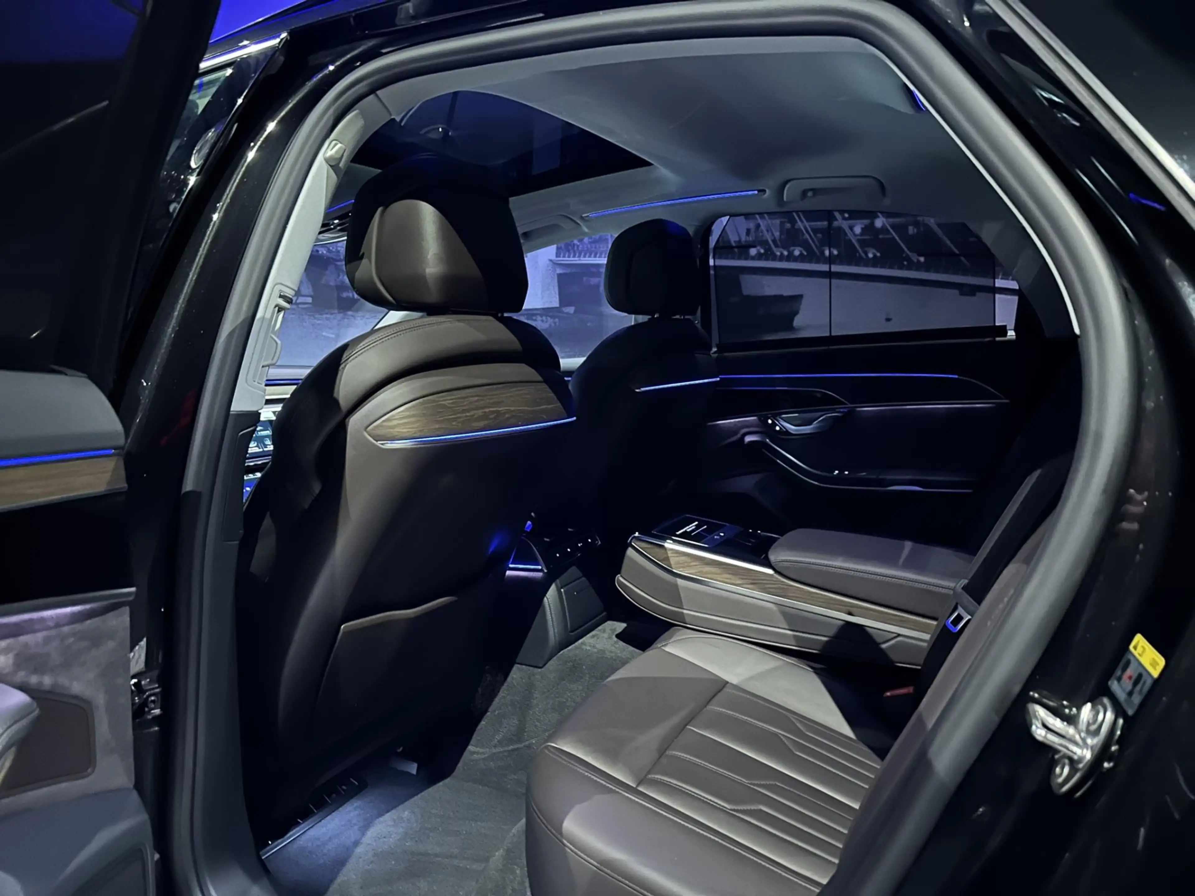 Audi A8 55 TFSI quattro Pro Line Plus *NL-auto*B&O*360came — photo 23