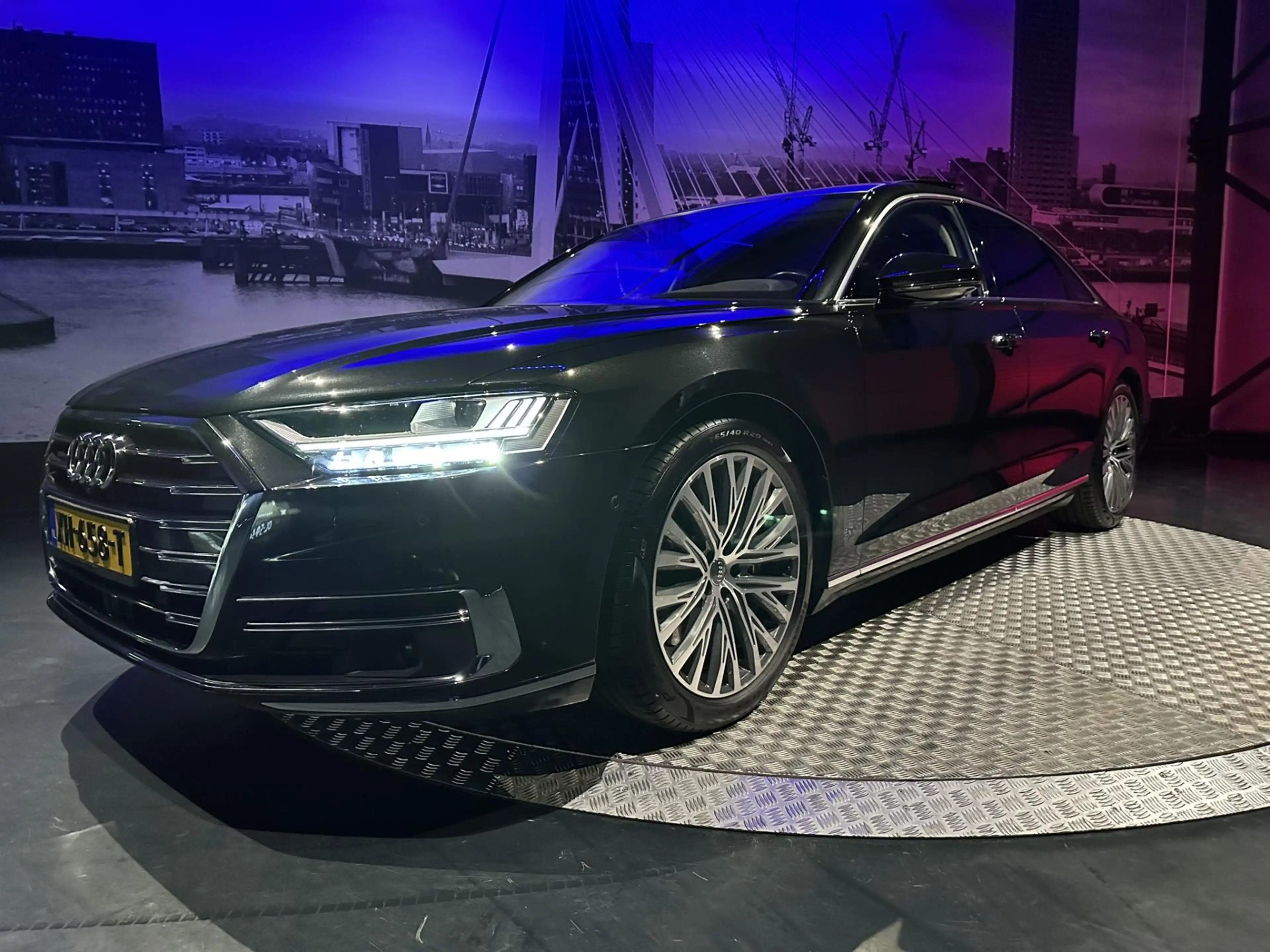 Audi A8 55 TFSI quattro Pro Line Plus *NL-auto*B&O*360came — photo 30