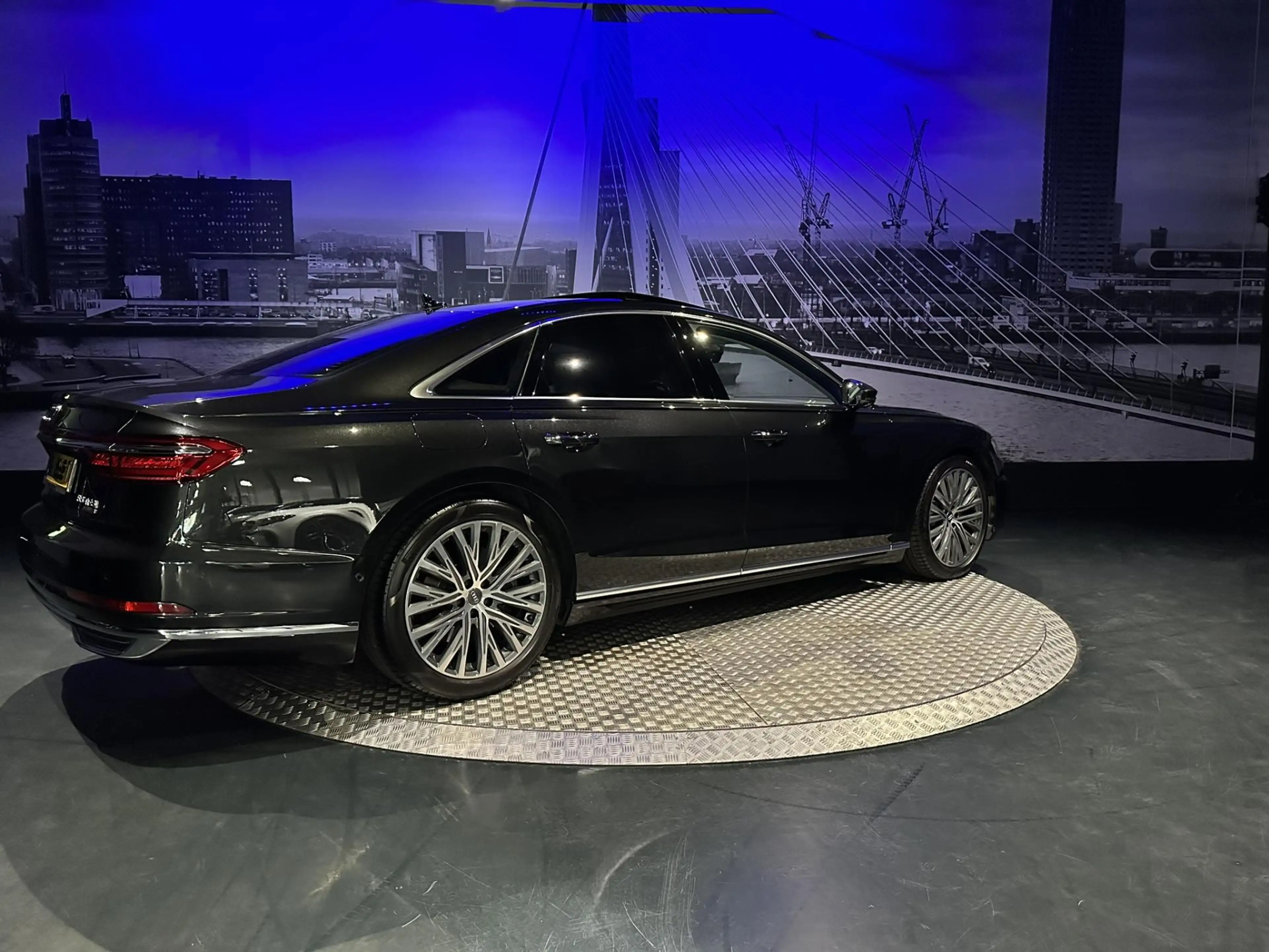 Audi A8 55 TFSI quattro Pro Line Plus *NL-auto*B&O*360came — photo 13