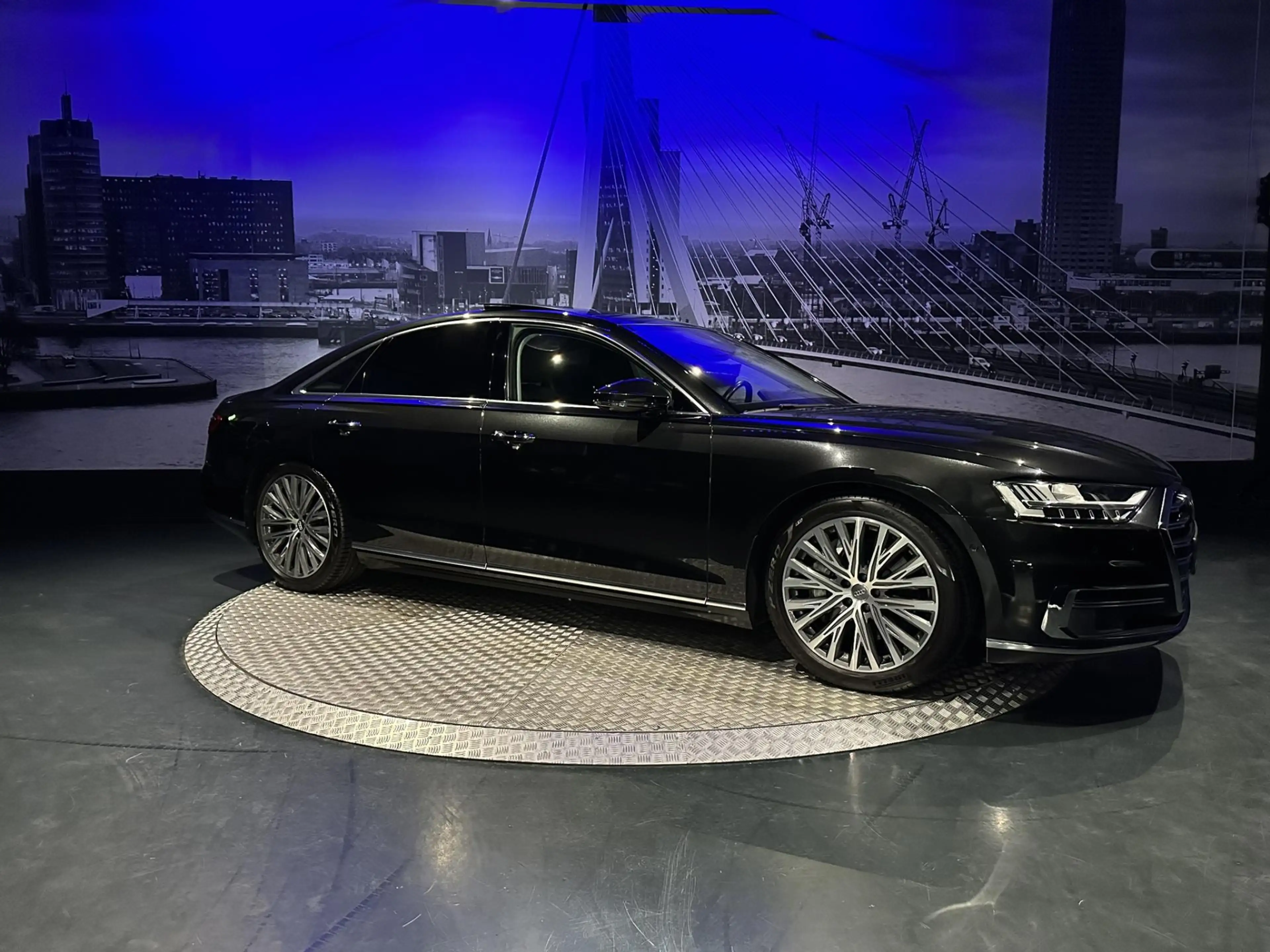 Audi A8 55 TFSI quattro Pro Line Plus *NL-auto*B&O*360came — photo 3