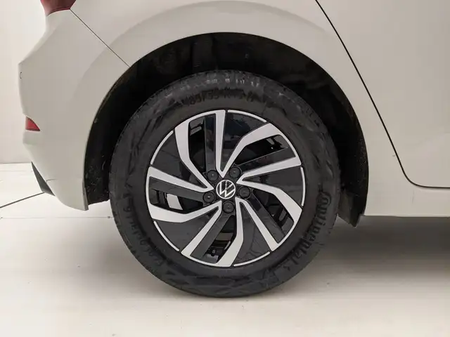 Volkswagen Polo view 9