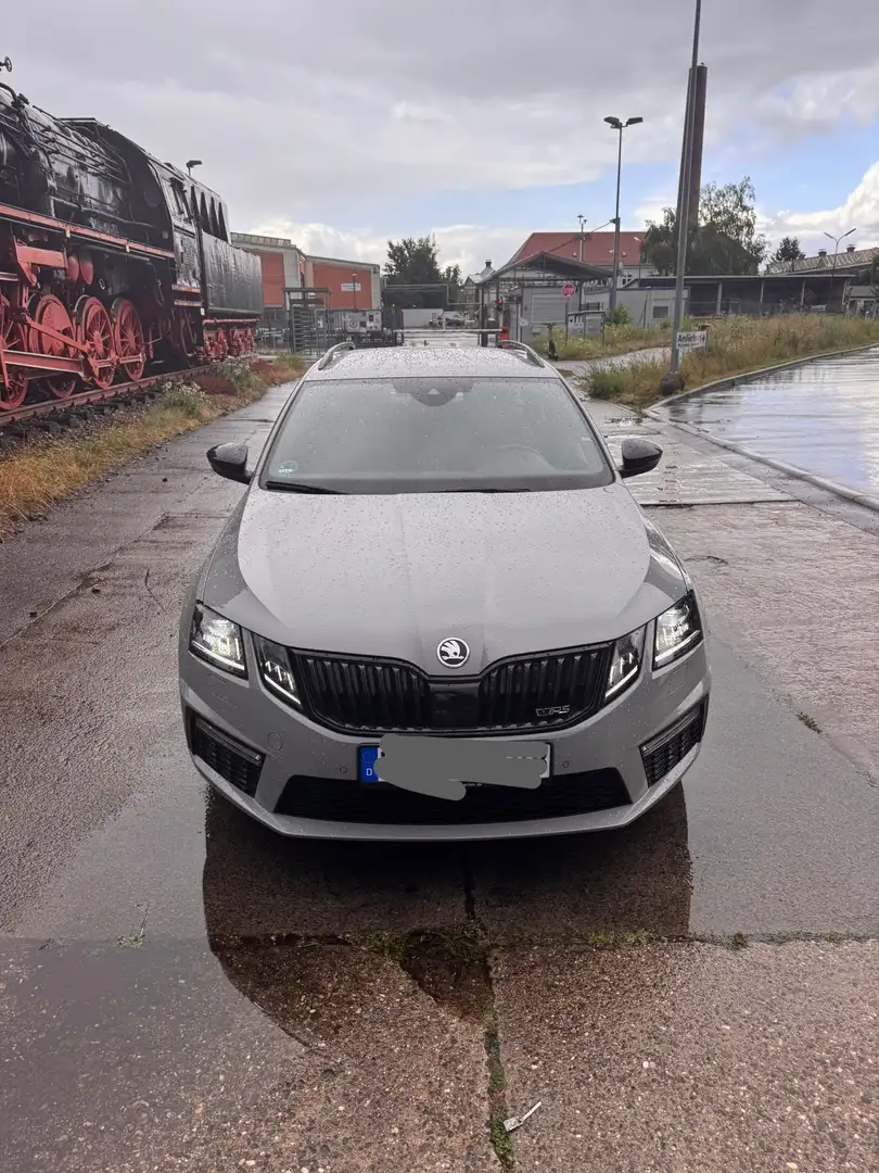 Skoda Octavia Combi 2.0 TDI 4x4 DSG RS Grau - 1