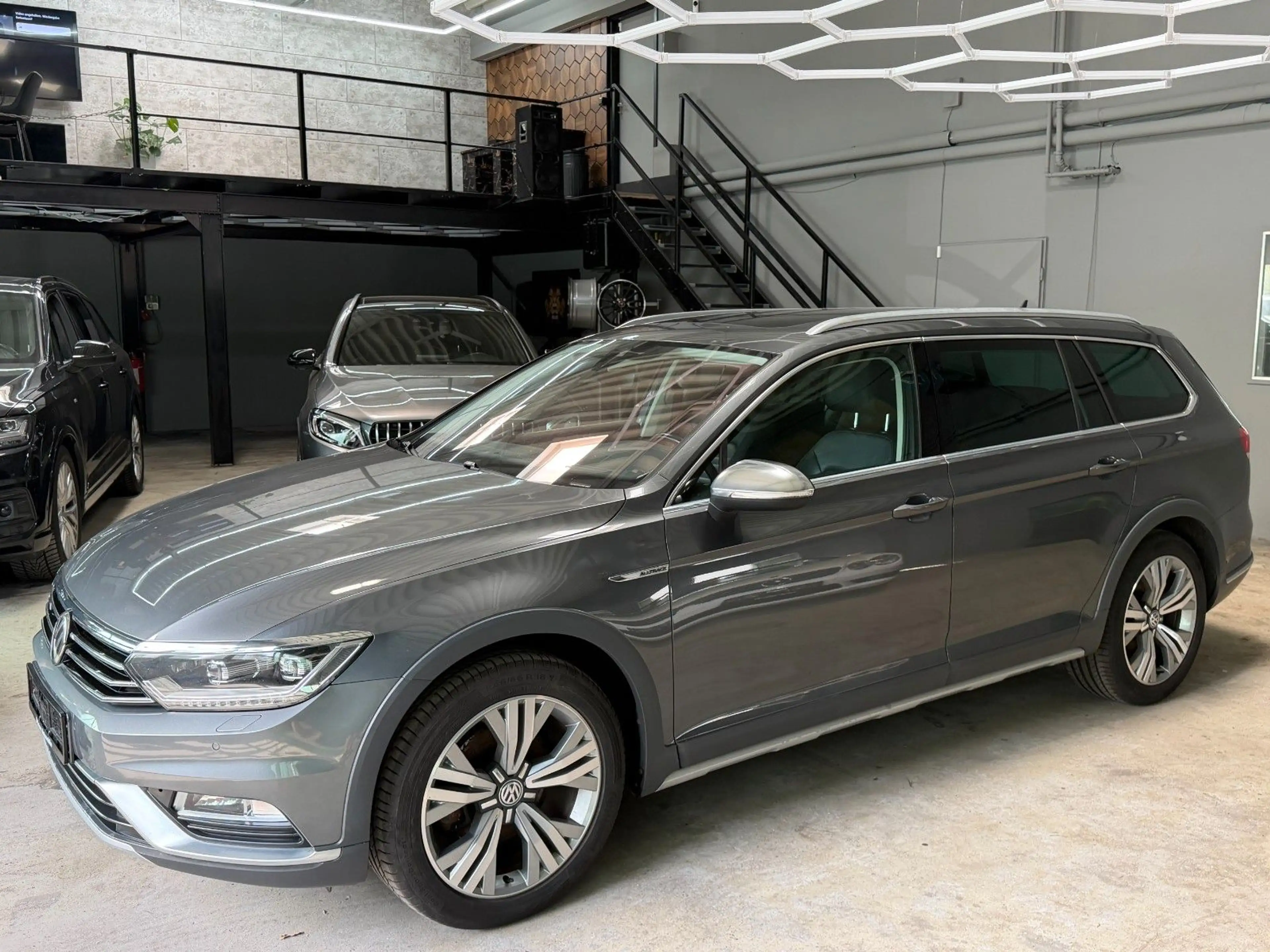 Volkswagen Passat Alltrack DSG 4MOT/HUP/KAM/PAN/ACC/AHK — photo 5