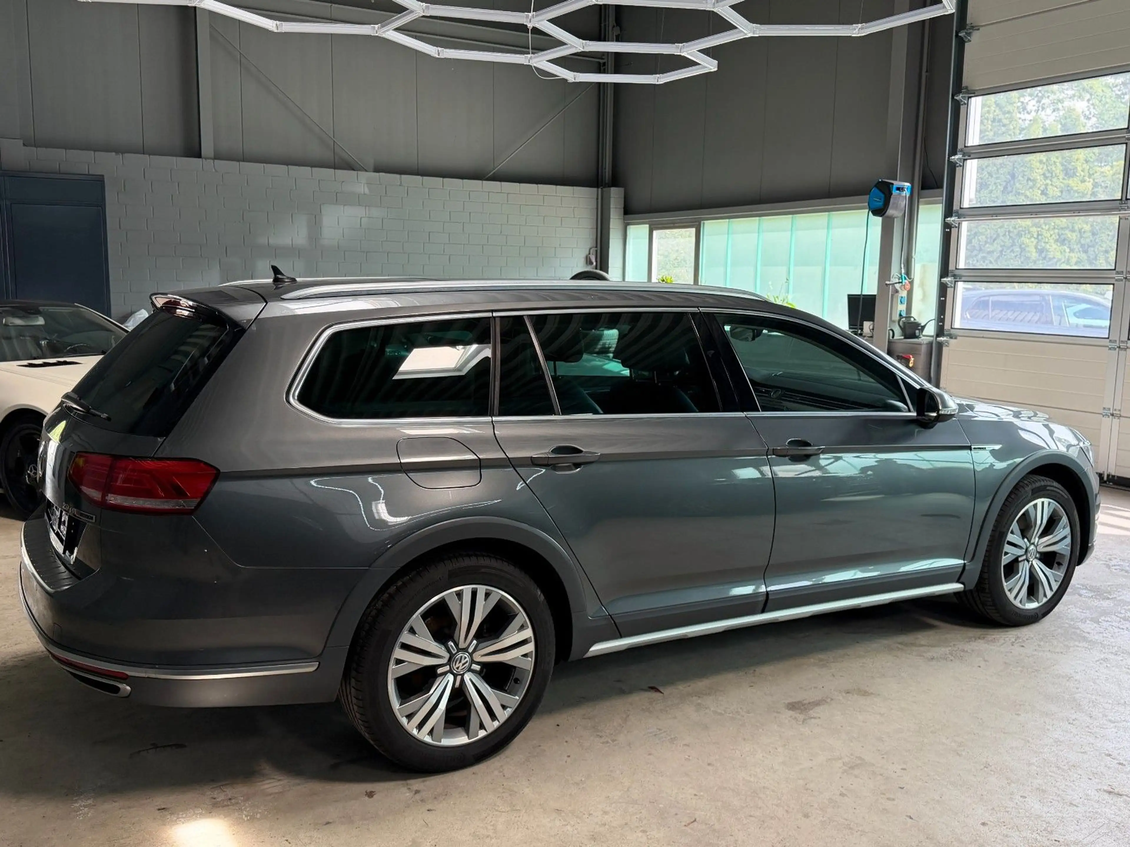 Volkswagen Passat Alltrack DSG 4MOT/HUP/KAM/PAN/ACC/AHK — photo 8