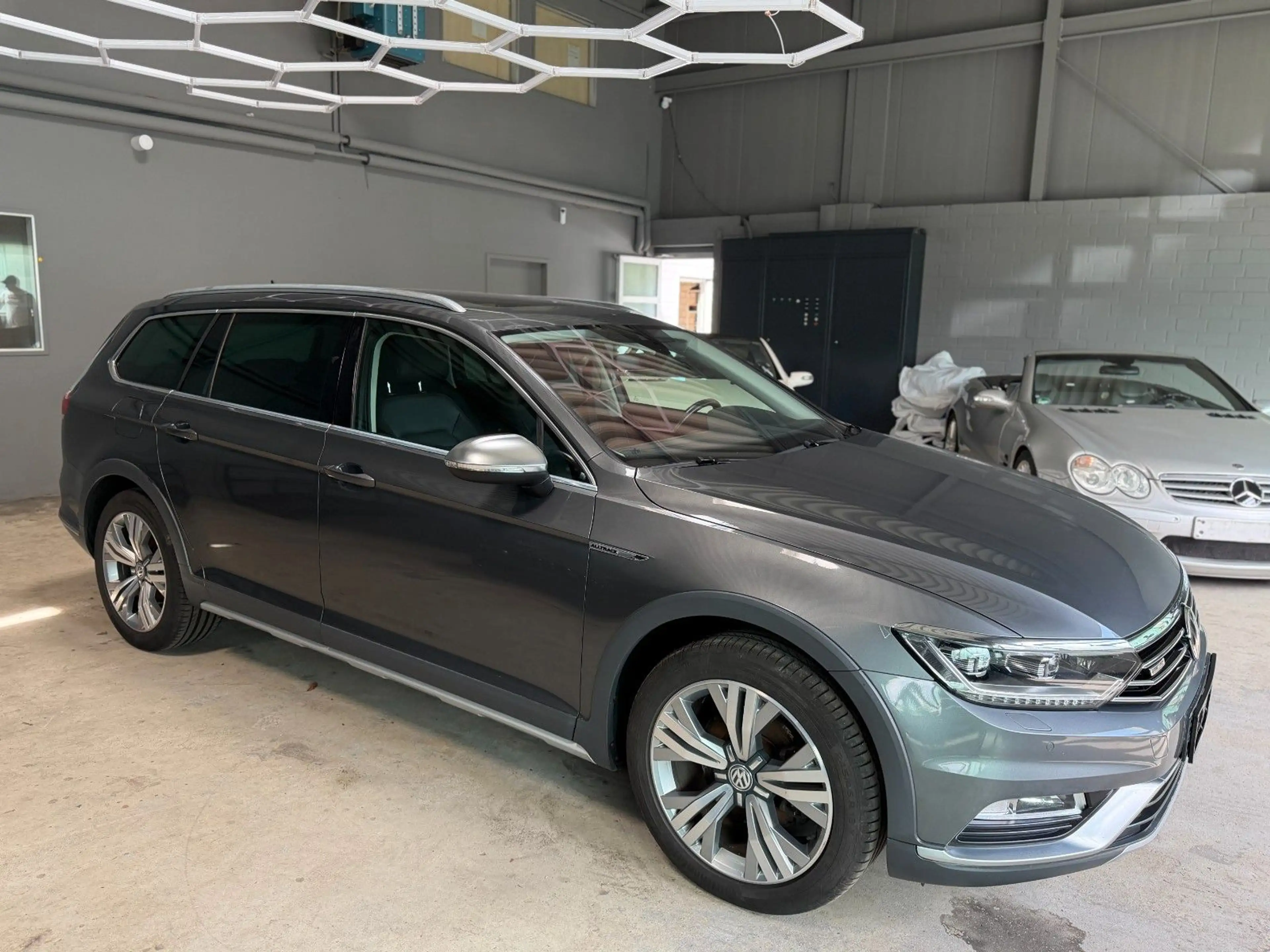 Volkswagen Passat Alltrack DSG 4MOT/HUP/KAM/PAN/ACC/AHK — photo 4