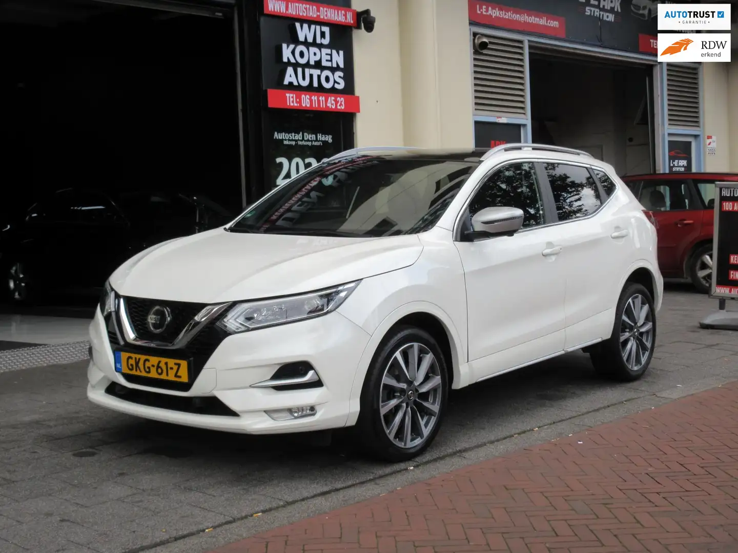 Nissan Qashqai 1.3 DIG-T Tekna + Automaat Navi Camera Pano PDC White - 1