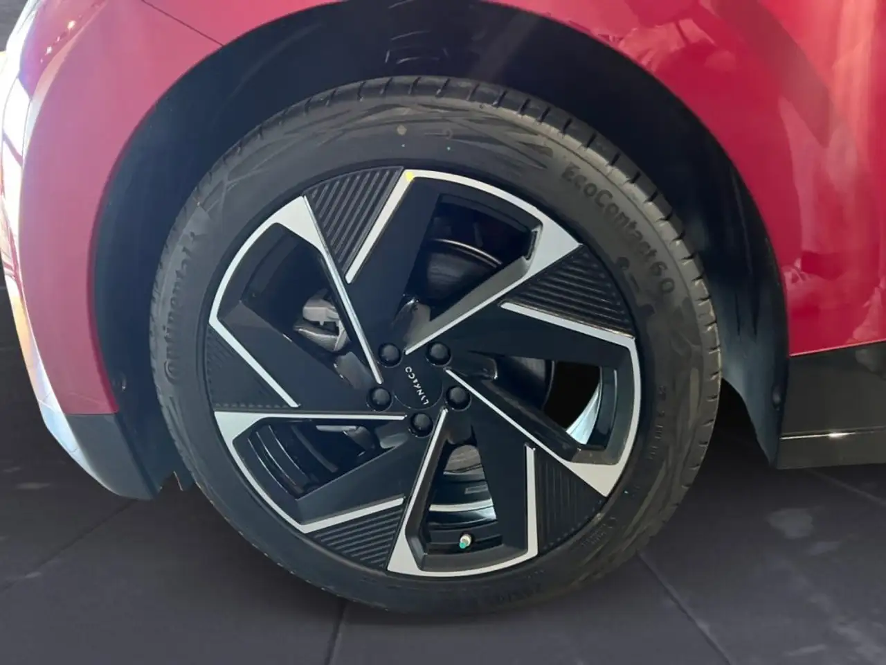 Lynk & Co 02