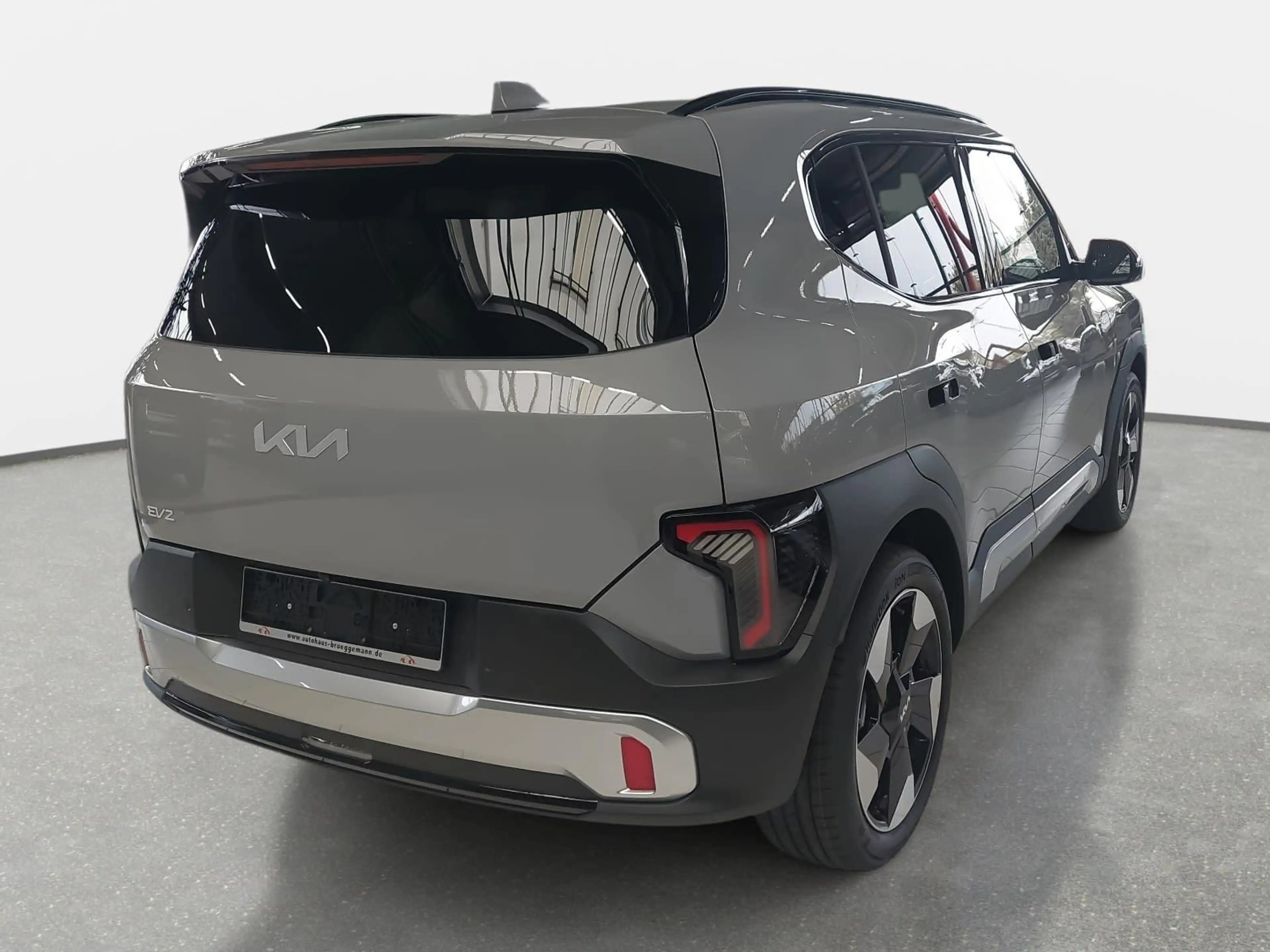 Kia EV2 EV2 61.0 KWH EARTH MJ27 4SITZE WINTER-CONNECT TECH — photo 4