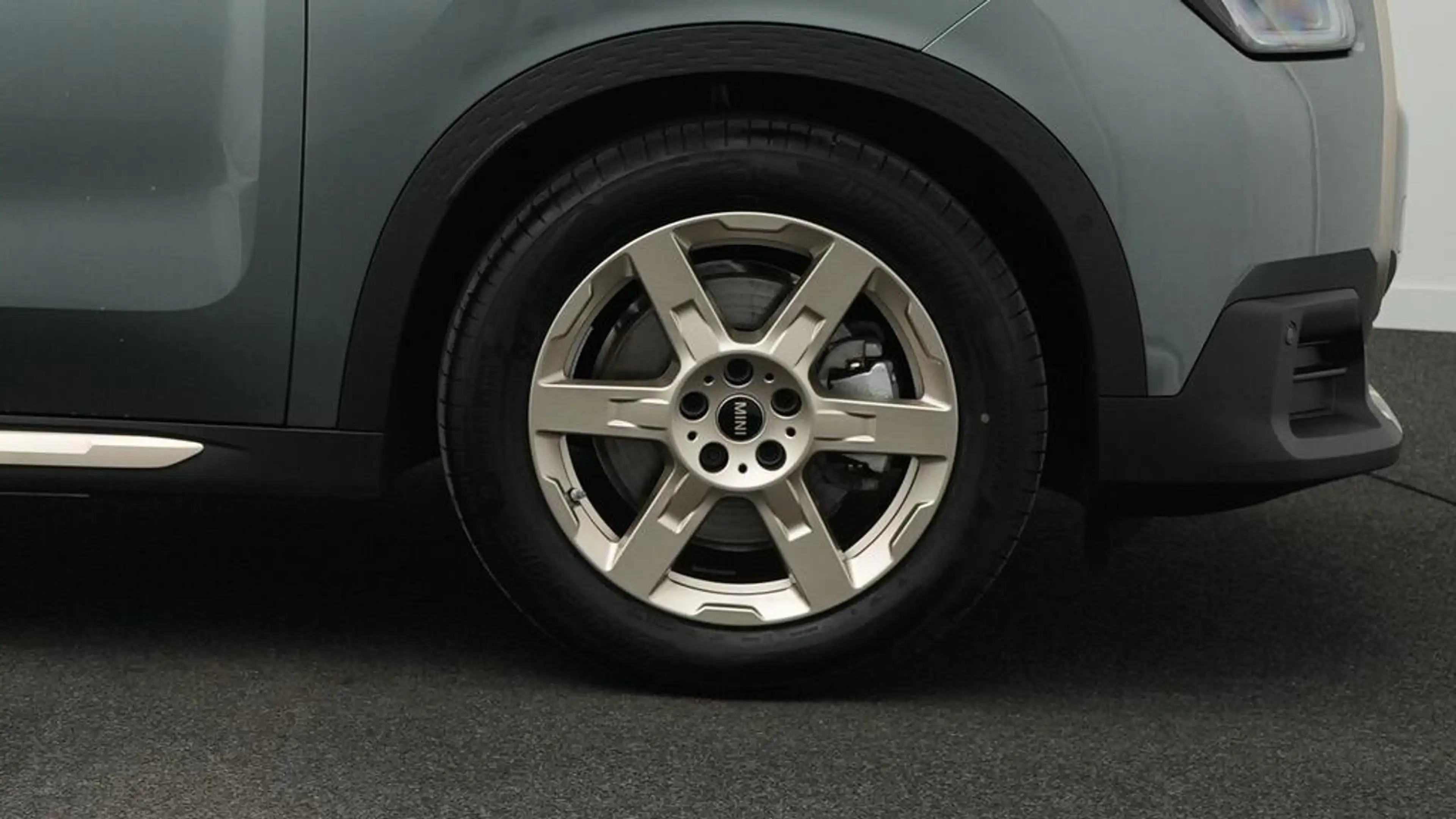 MINI Countryman SE All4 Favoured Trim — photo 9