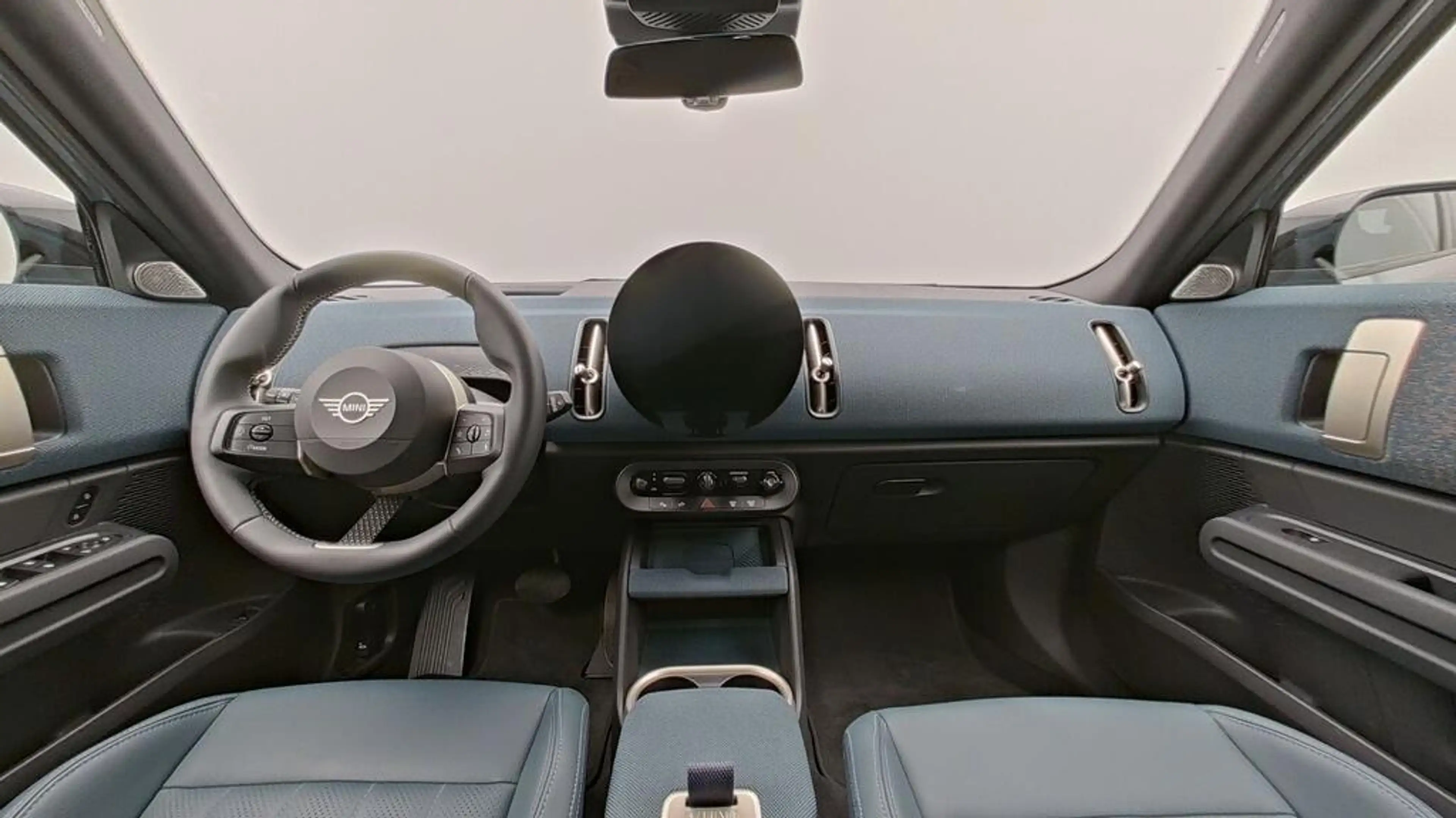 MINI Countryman SE All4 Favoured Trim — photo 13