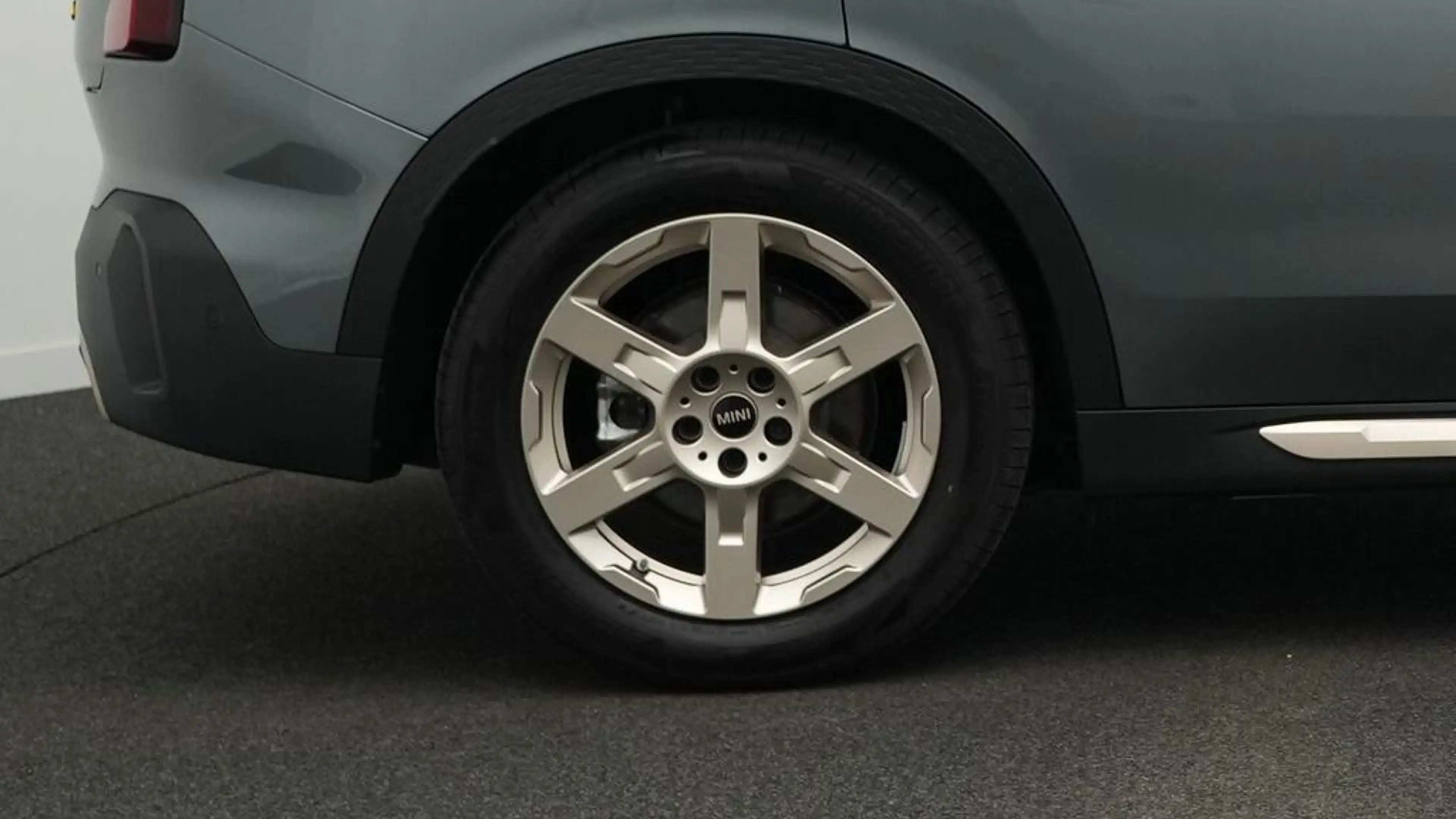 MINI Countryman SE All4 Favoured Trim — photo 12
