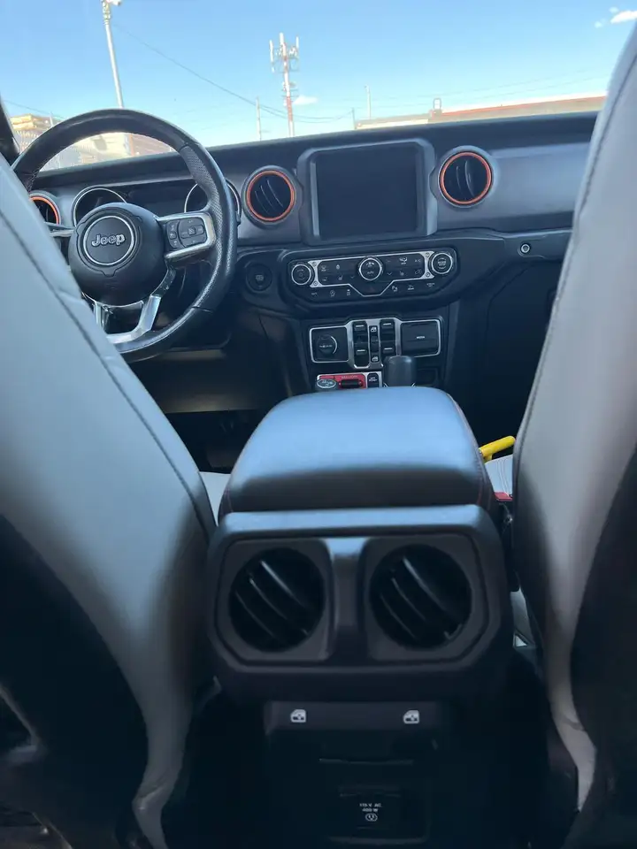 Jeep Wrangler снимка Jeep Wrangler