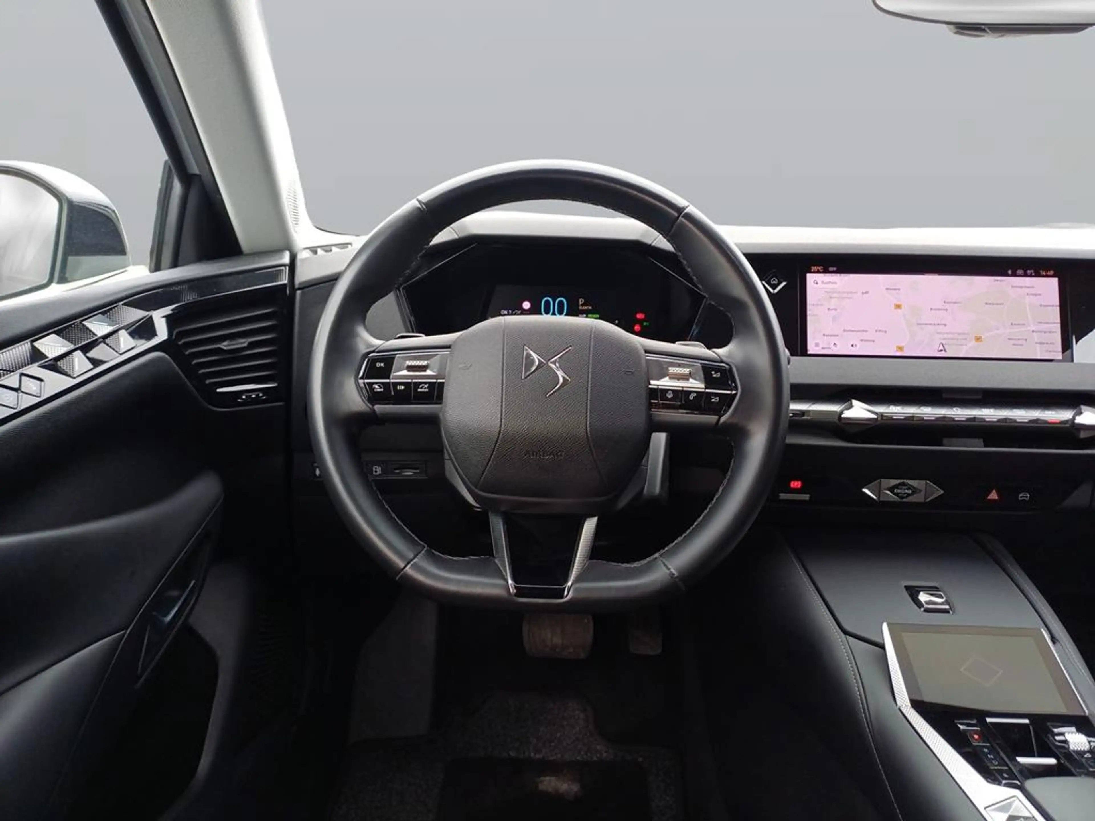 DS Automobiles DS 4 DS4 BASTILLE+ E-TENSE — photo 13