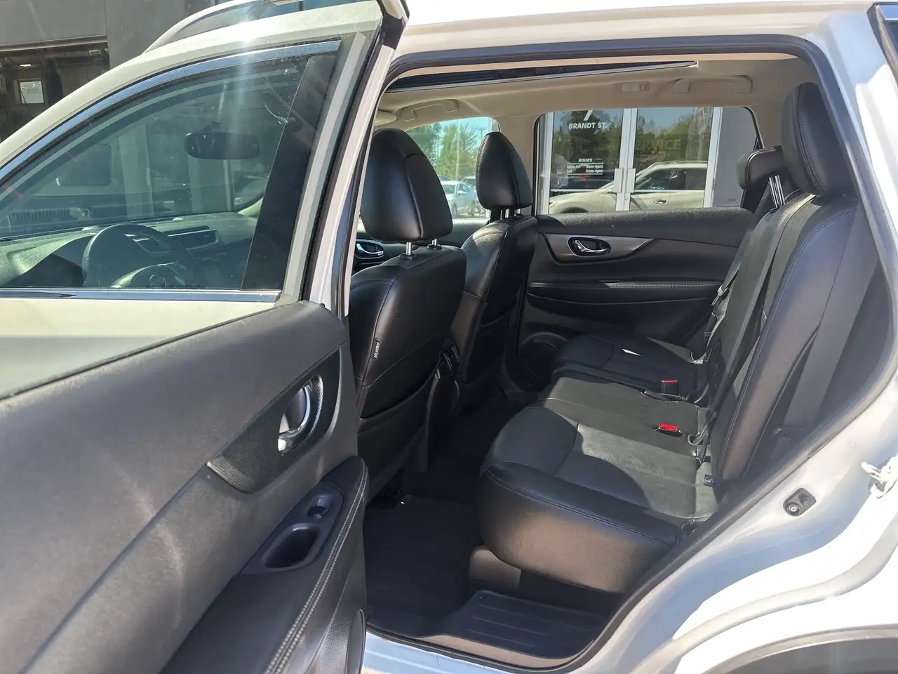 Nissan Rogue снимка Nissan Rogue