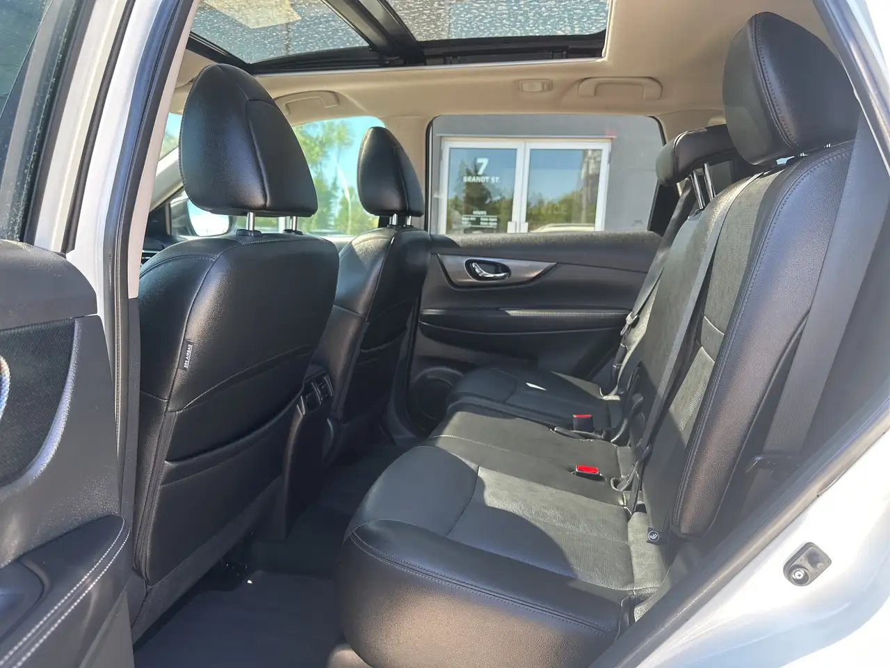 Nissan Rogue снимка Nissan Rogue
