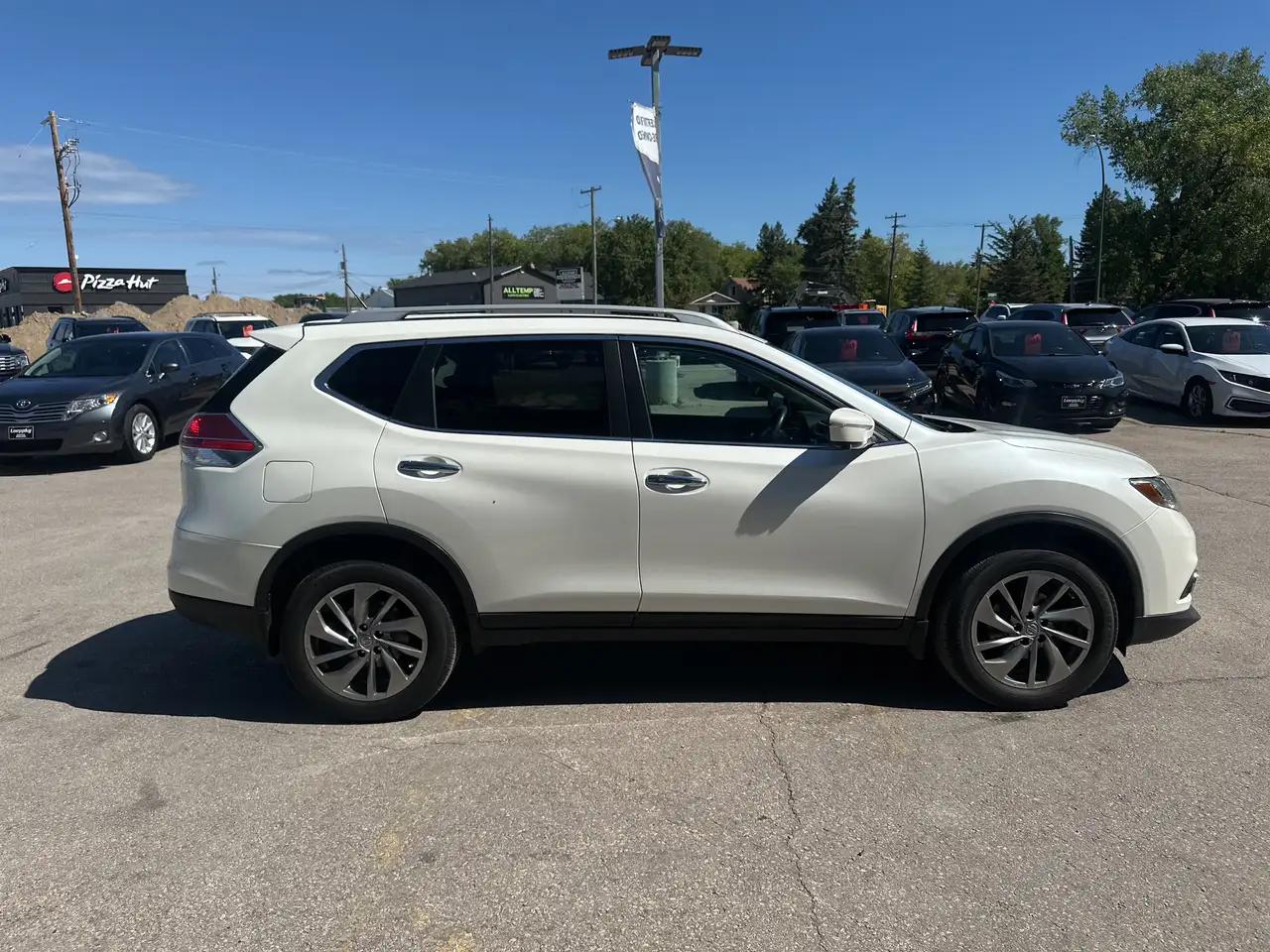 Nissan Rogue снимка Nissan Rogue