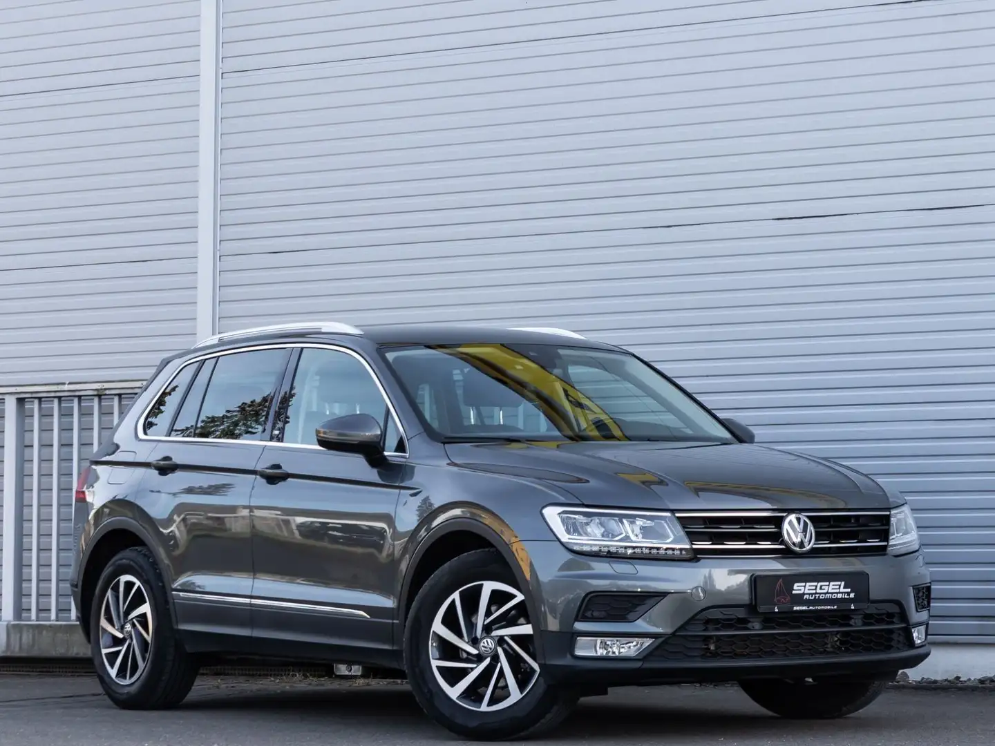 Volkswagen Tiguan 1.4 TSI*SOUND*VIRTUAL*NAVI*AHK*PDC*ACC* Grijs - 1
