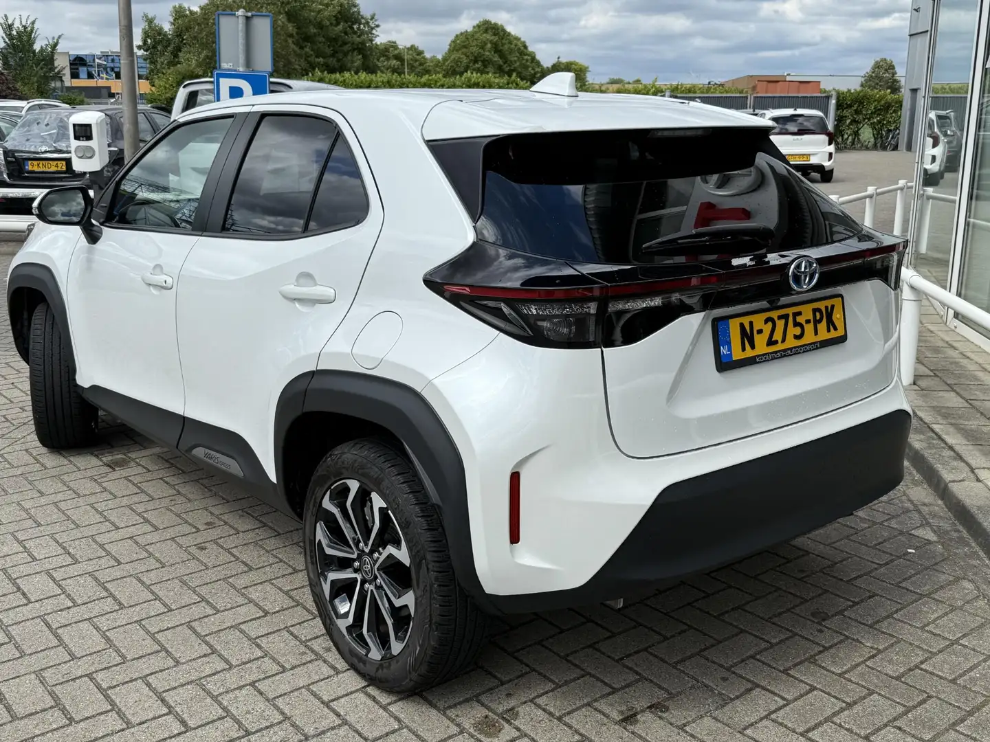 Toyota Yaris Cross 1.5 Hybrid First Edition NL auto, 1e eigenaar, ALL Bianco - 2