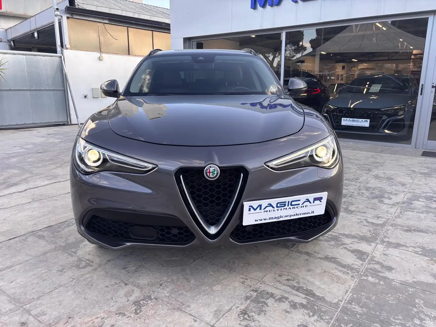 Alfa Romeo Stelvio Stelvio 2.2 t Super Q4 190cv auto my19 Grigio - 2