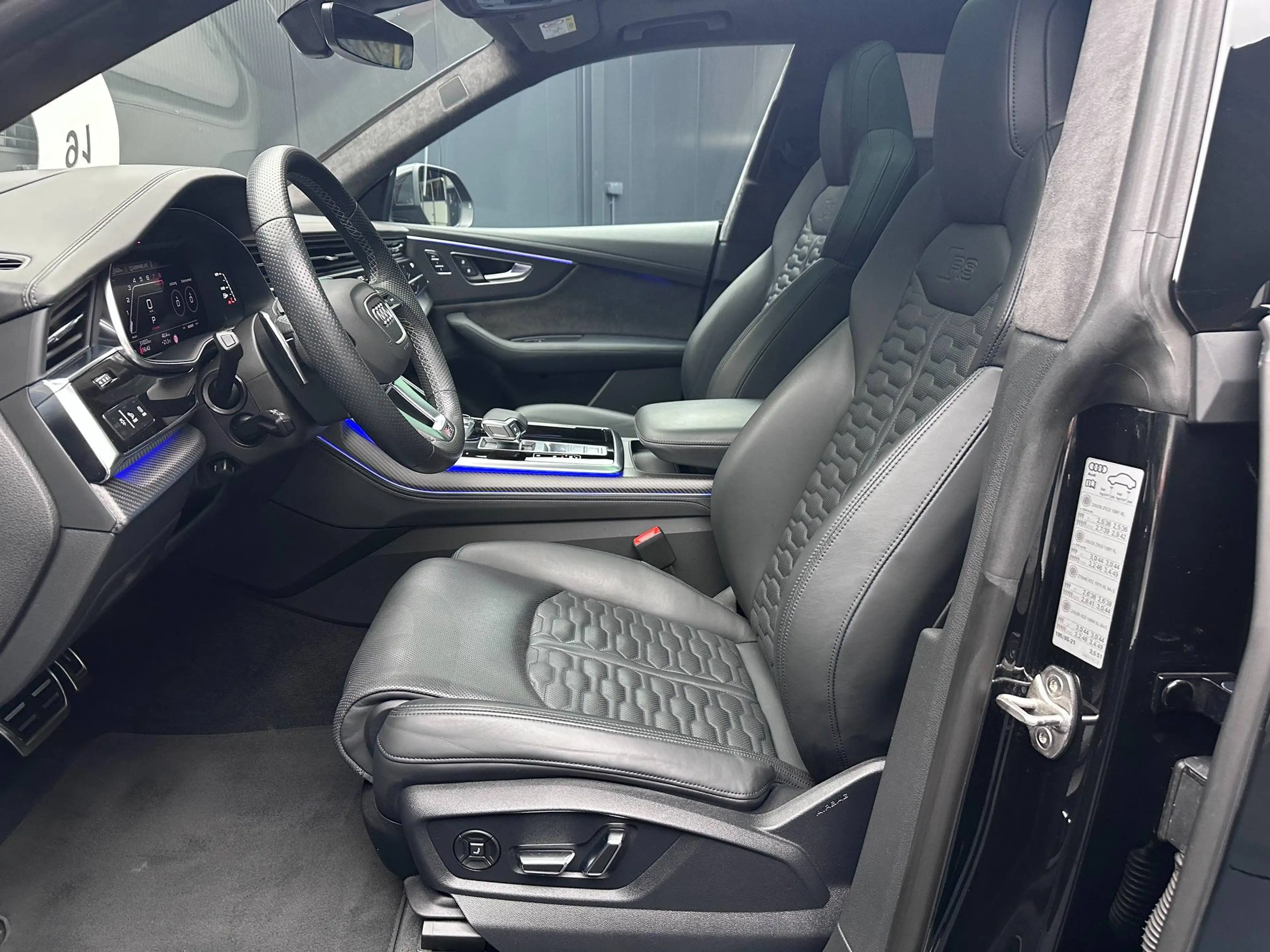 Audi RS Q8 4.0 TFSI quattro *KERAMIK*PANORAMA*RS-Abgas*B&O* — photo 17