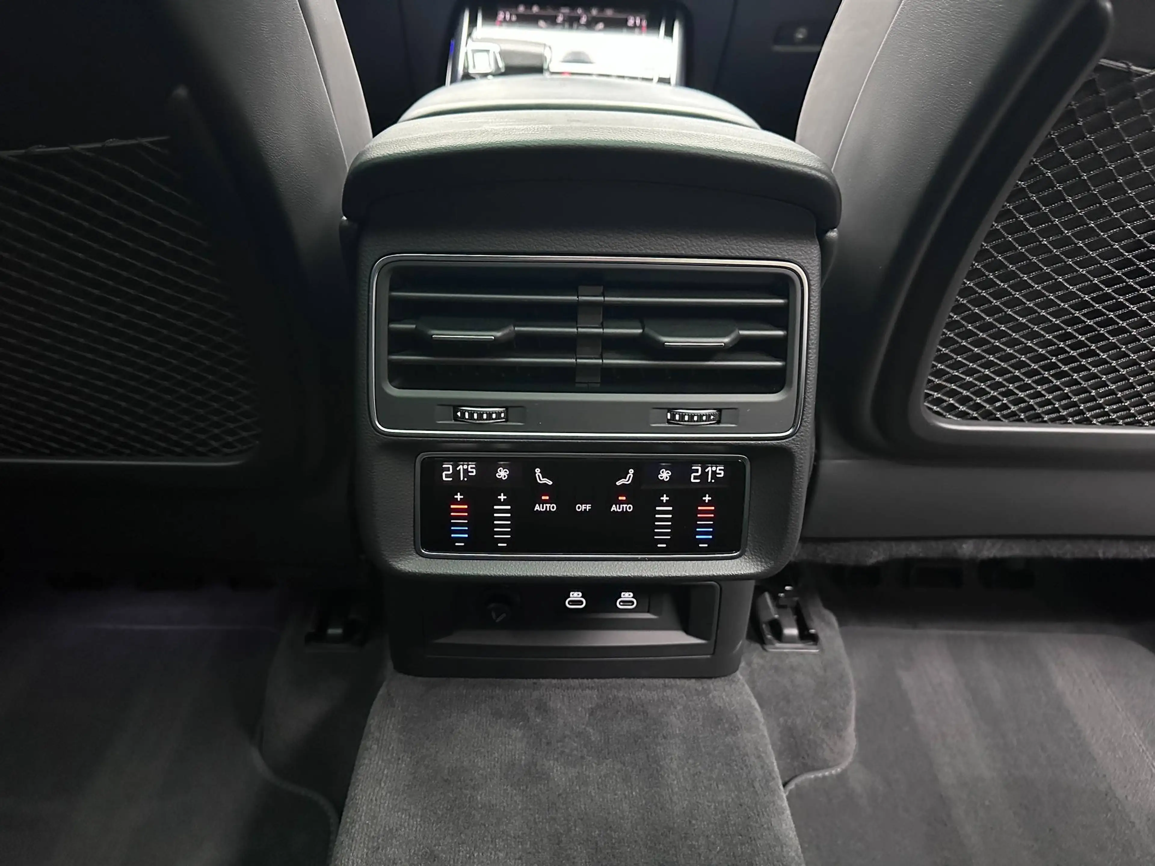 Audi RS Q8 4.0 TFSI quattro *KERAMIK*PANORAMA*RS-Abgas*B&O* — photo 34