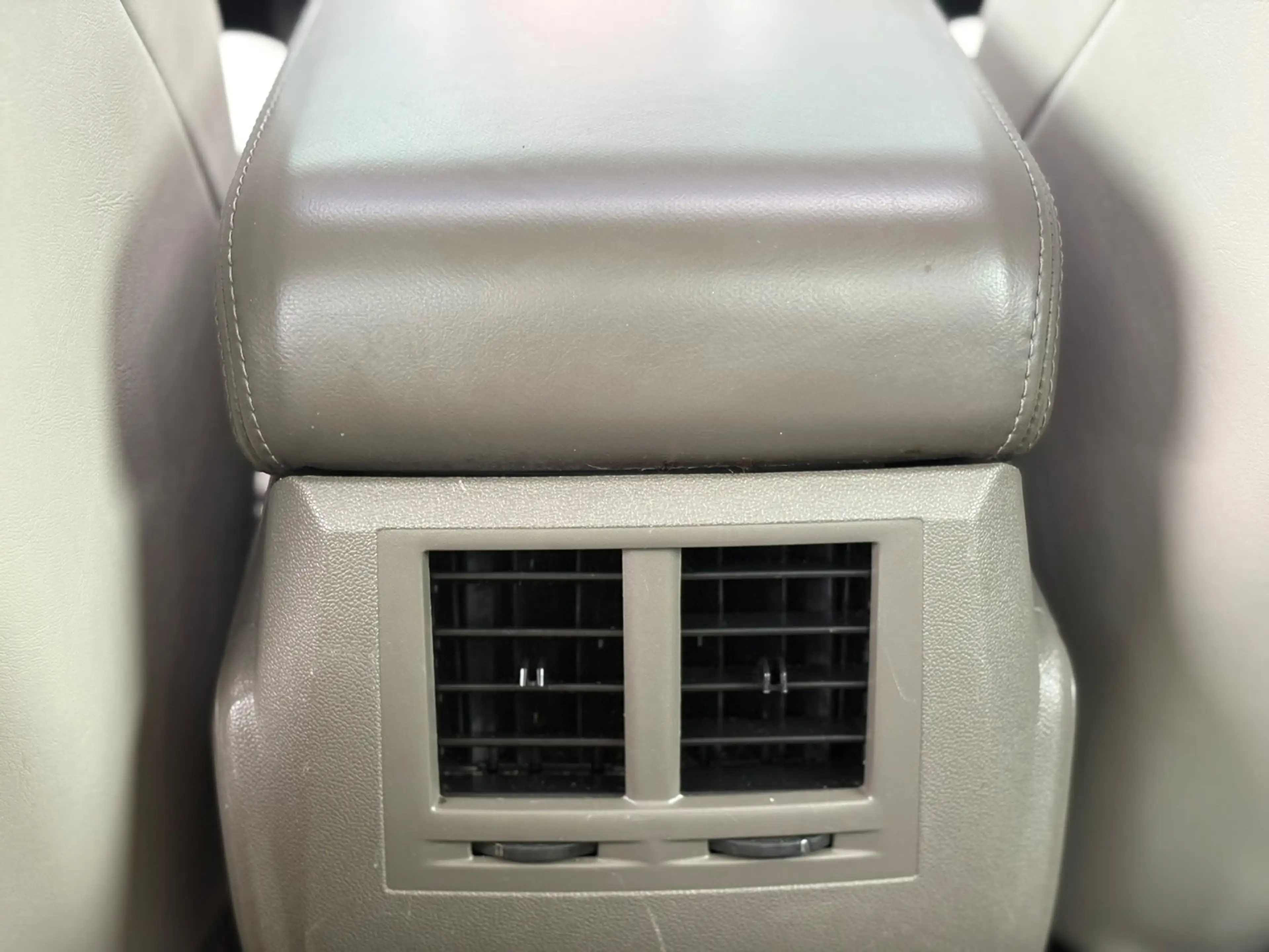 Chrysler 300C 3.5 V6 249pk Schuifdak / Stoelverwarming / Navigat — photo 14