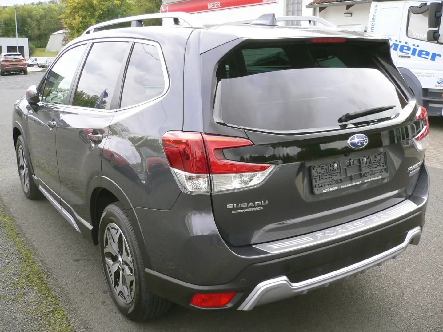Subaru Forester 2.0ie Comfort Lineartronic LED Navi LHZ Gris - 2