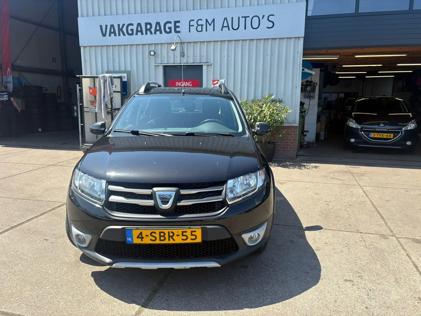 Dacia Sandero 0.9 TCe Stepway Lauréate Zwart - 2