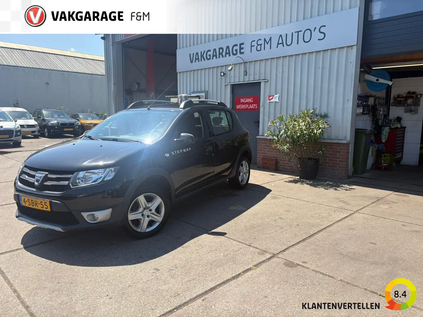 Dacia Sandero 0.9 TCe Stepway Lauréate Zwart - 1