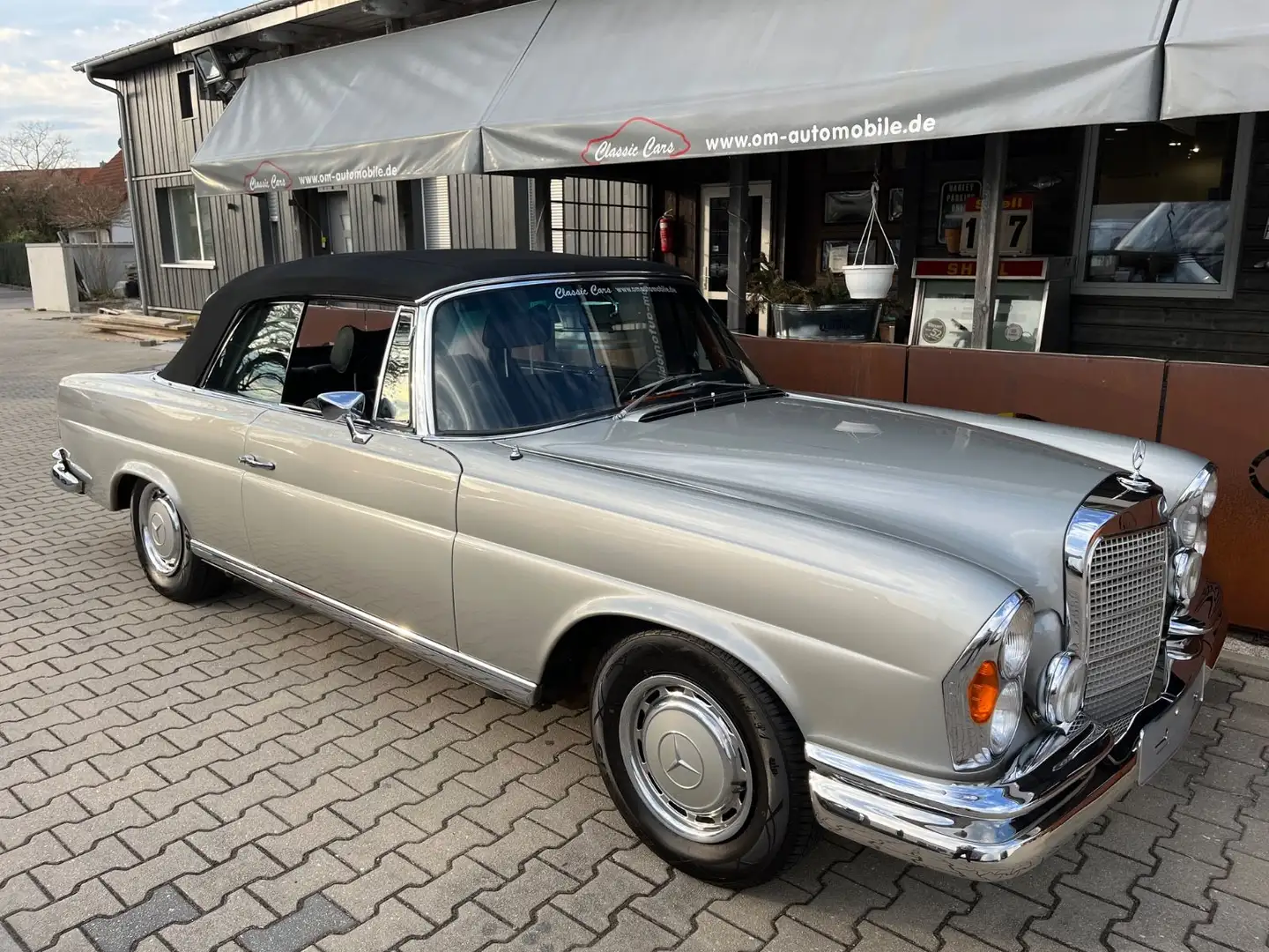 Mercedes-Benz 280 SE Cabrio W111 * top restauriert * Stříbrná - 1