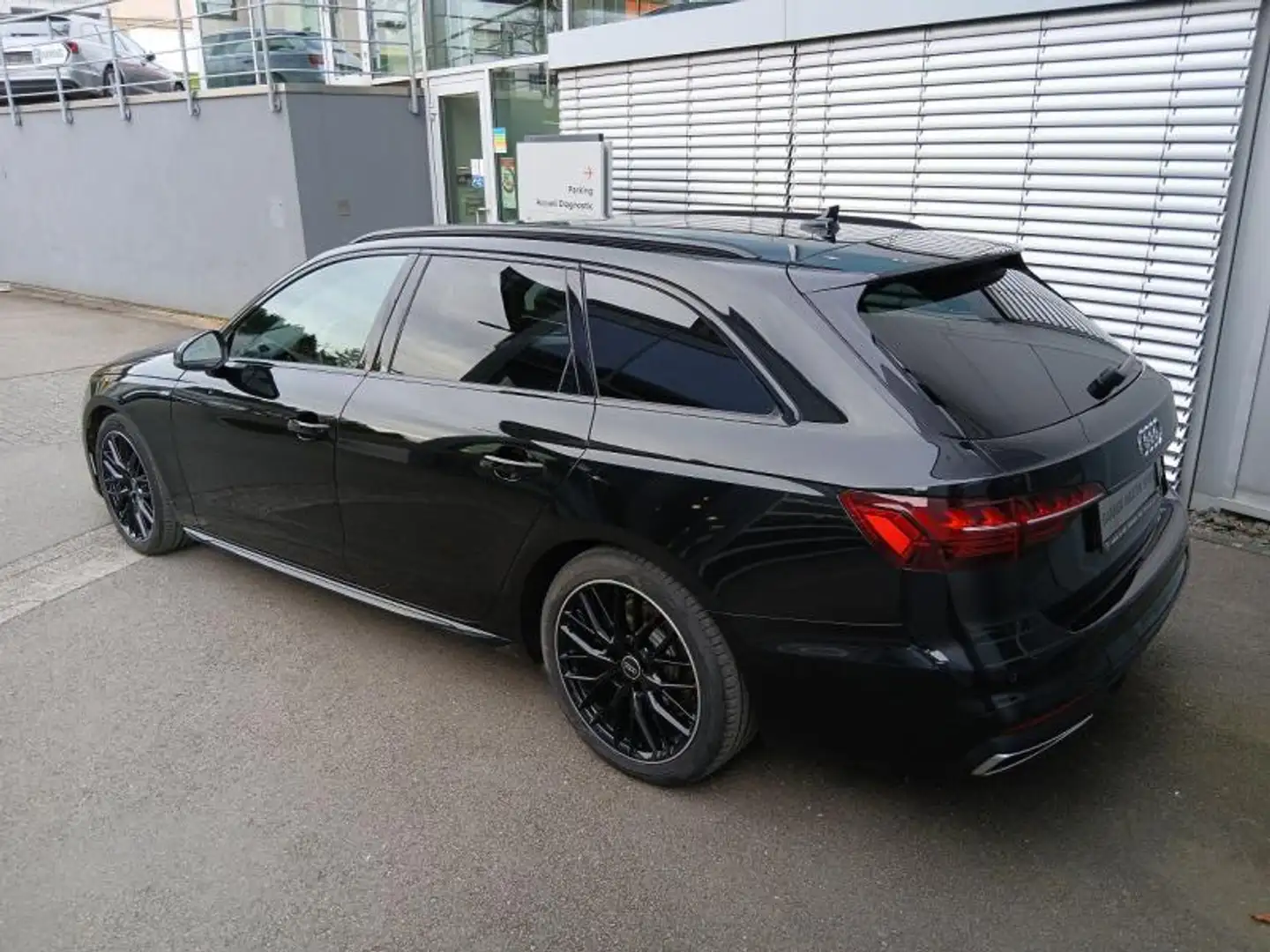 Audi A4 Avant S-line 40 TDI quattro s-tronic Noir - 2