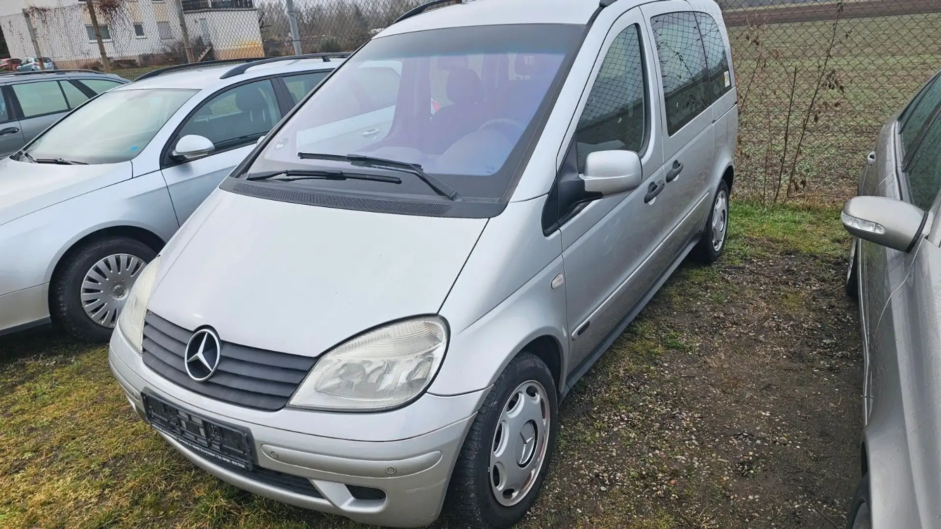 Mercedes-Benz Vaneo Compact Van 1.7 CDI Silber - 1