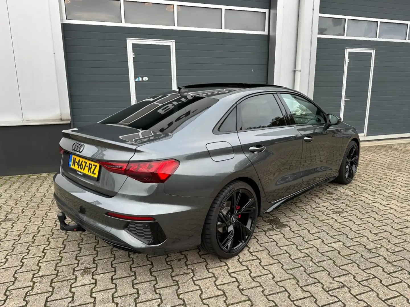 Audi A3 35 TFSI 150PK S-Line Aut. bj2021 *Pano *Navi *PDC Grigio - 2