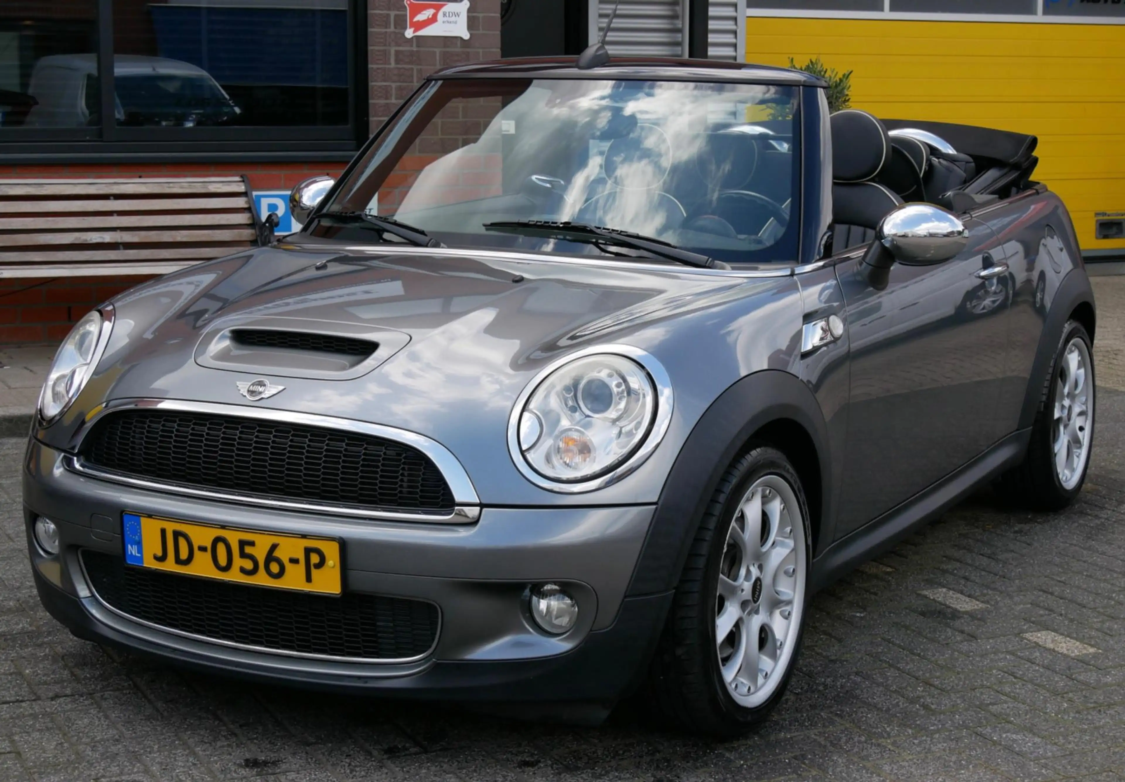 MINI Cooper S Cabrio Mini 1.6 Chili luxe leder.new ketting. navi. stoel — photo 2