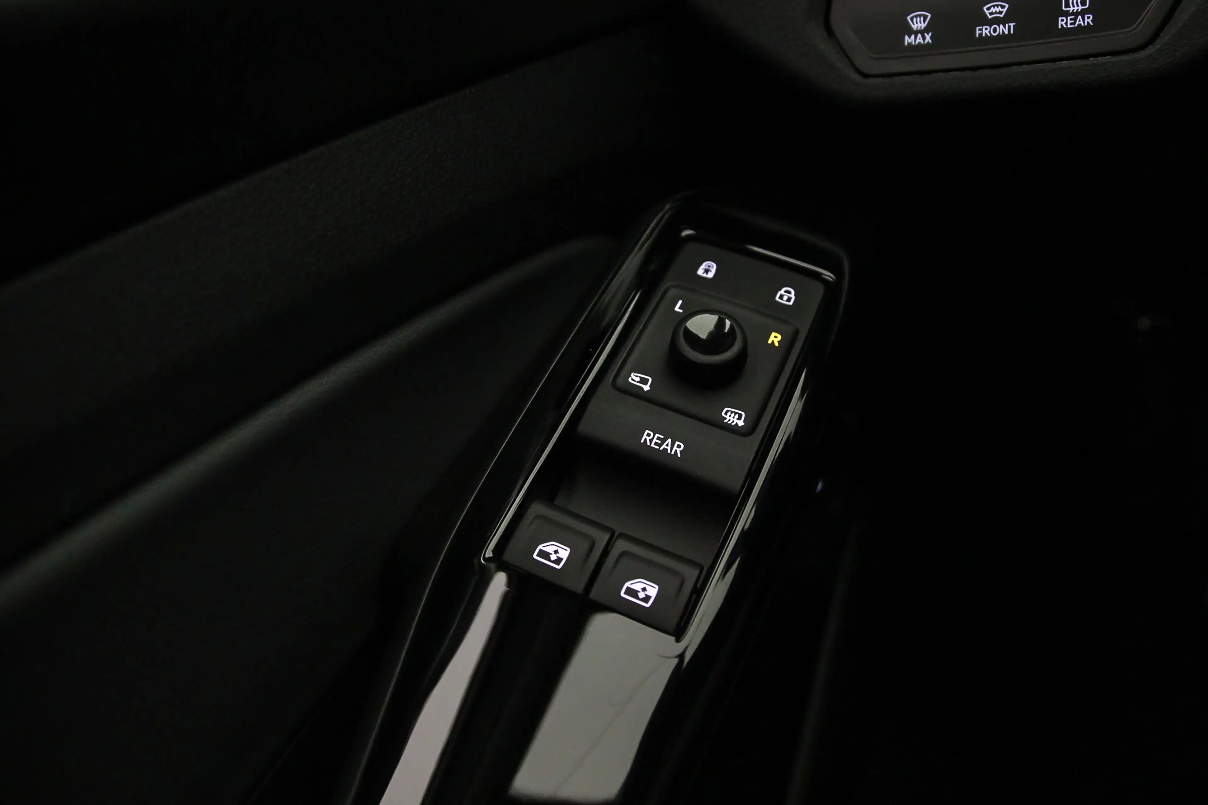 Volkswagen ID.4 Elektromotor 77 kWh 286pk Pro Limited Edition Plus — photo 12