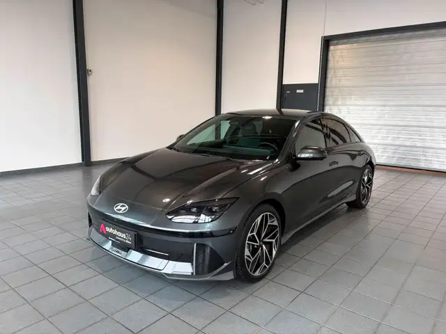 Hyundai Ioniq 6 view 3
