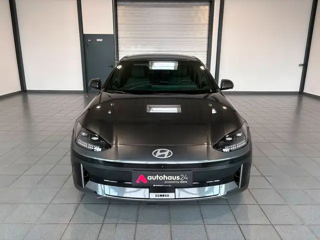 Hyundai Ioniq 6 view 2