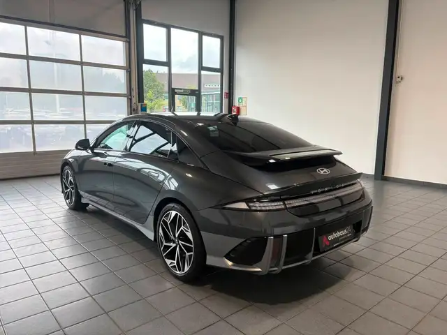 Hyundai Ioniq 6 view 4