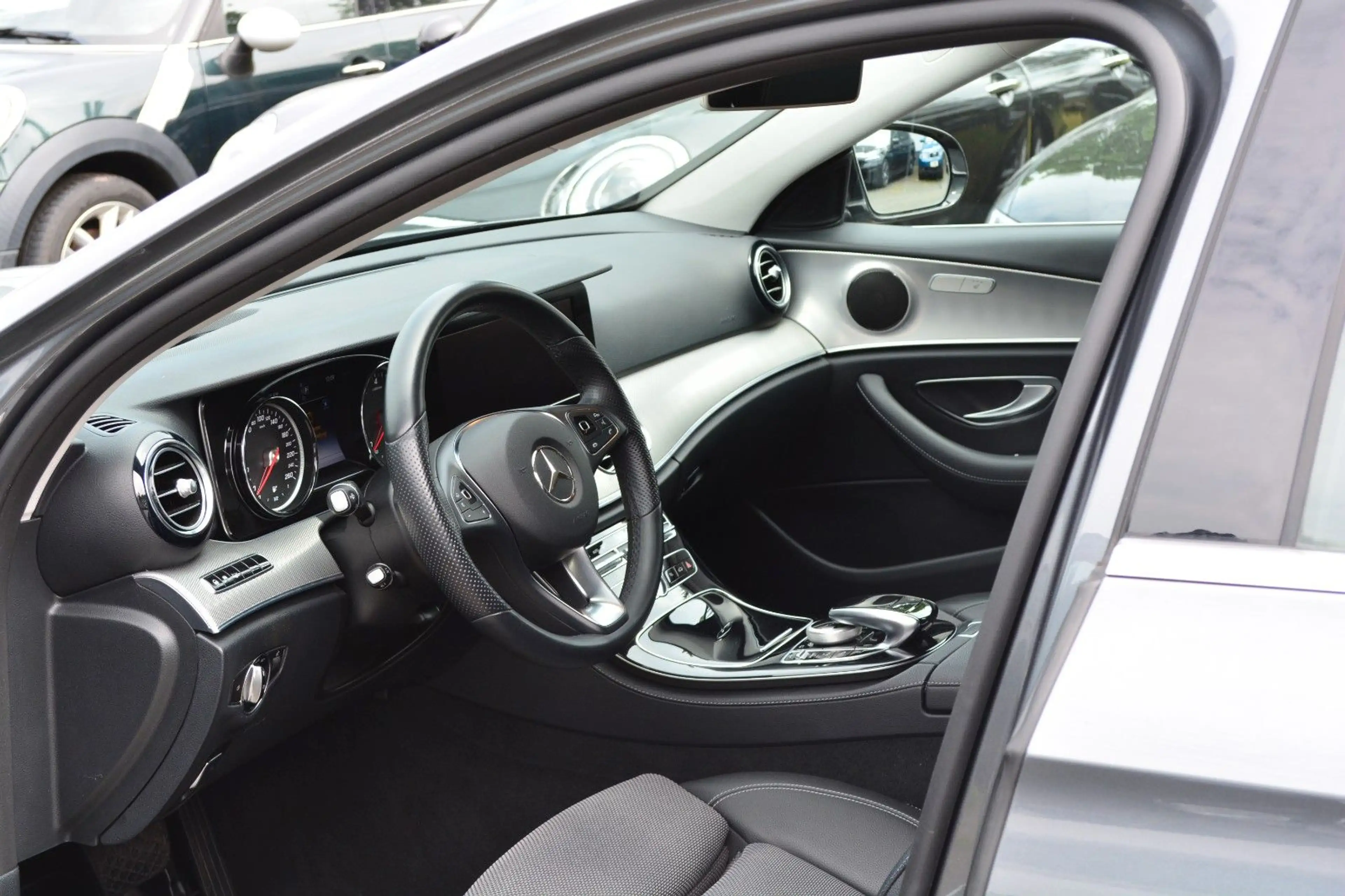 Mercedes-Benz E 400 E Limousine E 400 4Matic — photo 6