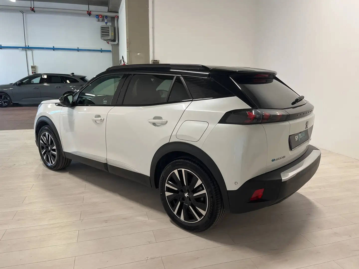 Peugeot 2008 e-2008 GT Pack 100kW Bianco - 2