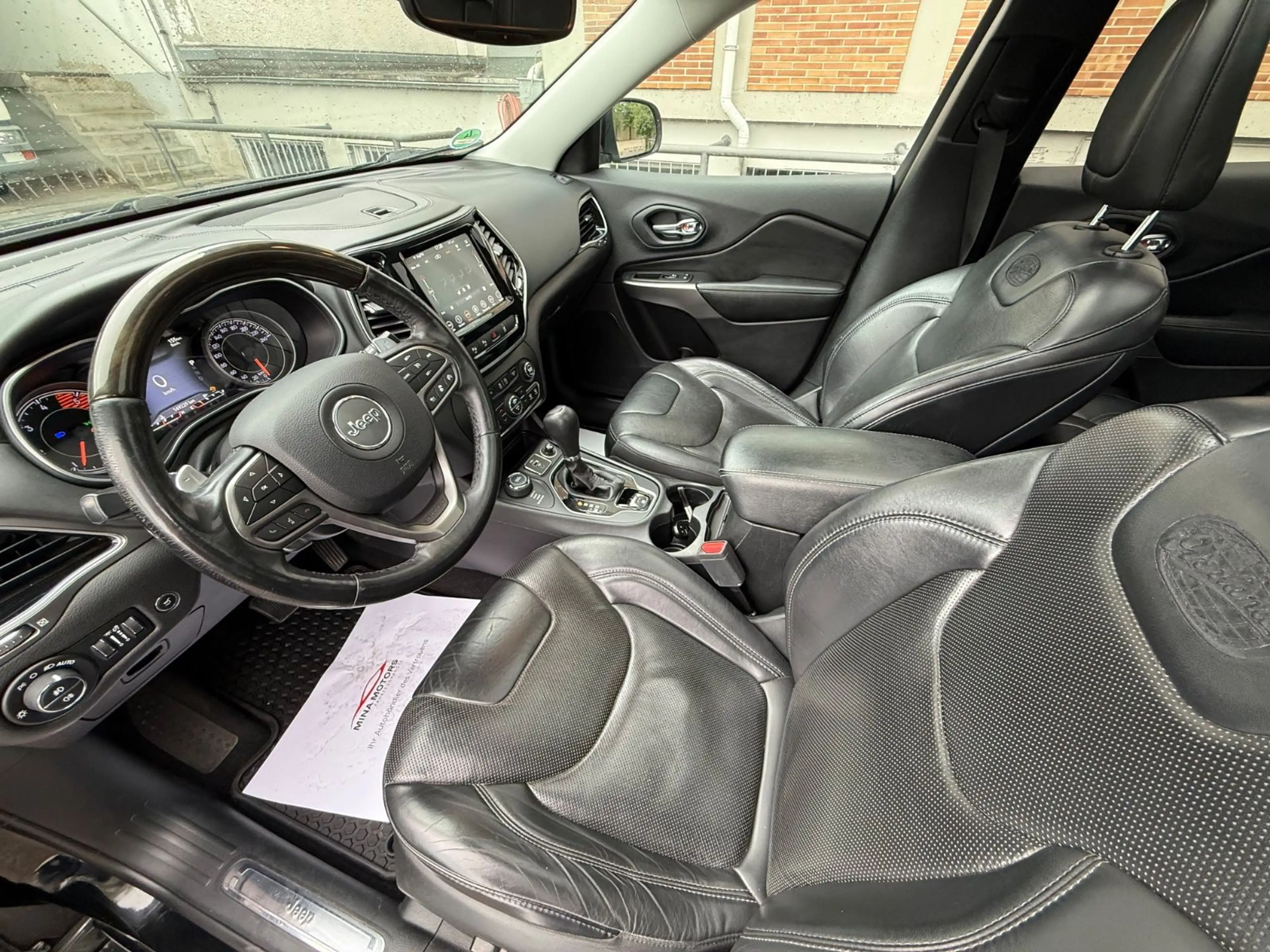 Jeep Cherokee Overland 4WD — photo 9
