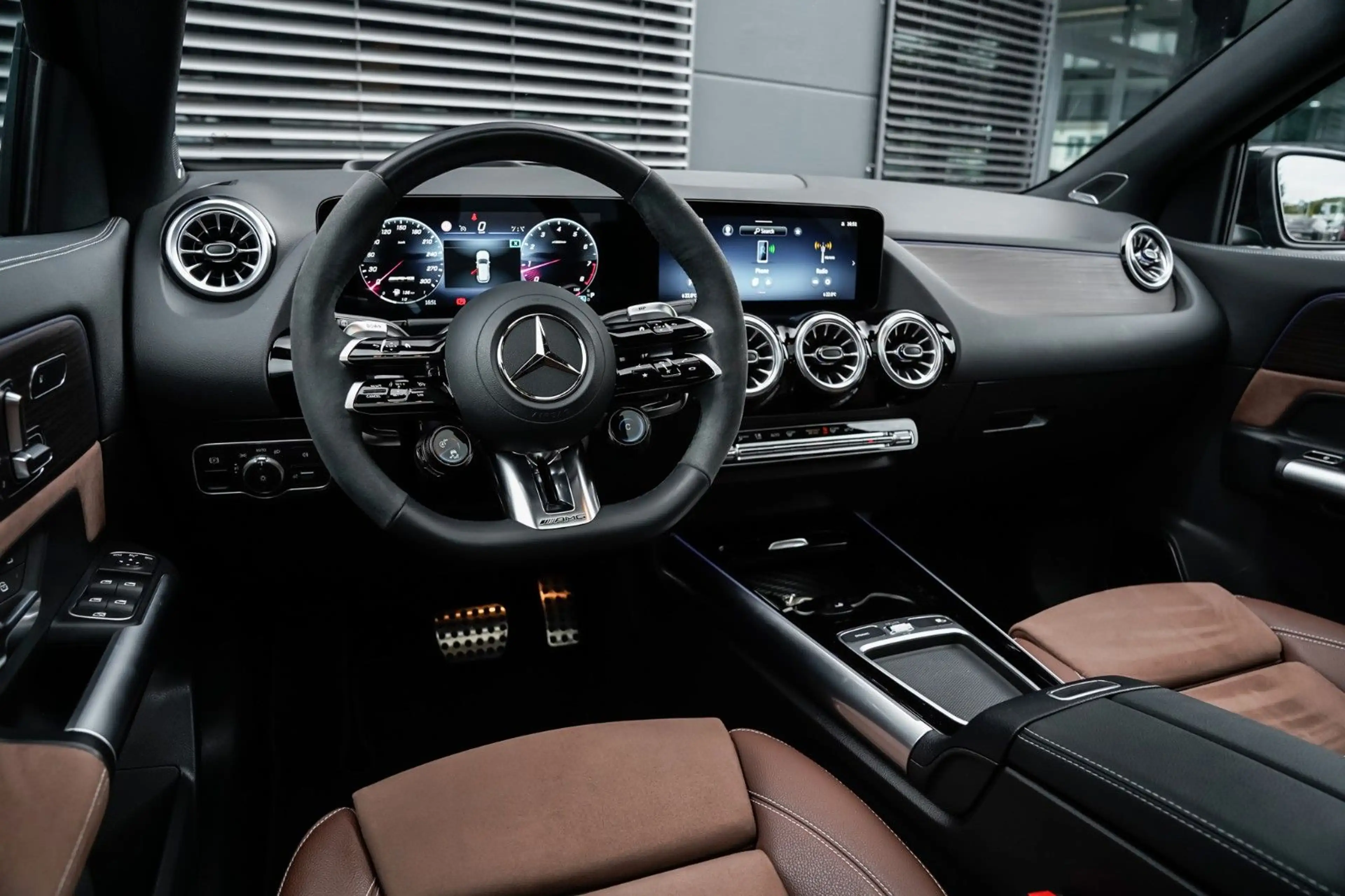 Mercedes-Benz GLA 45 AMG GLA 45 S AMG Multibeam-Pano-HeadUp-360° — photo 12