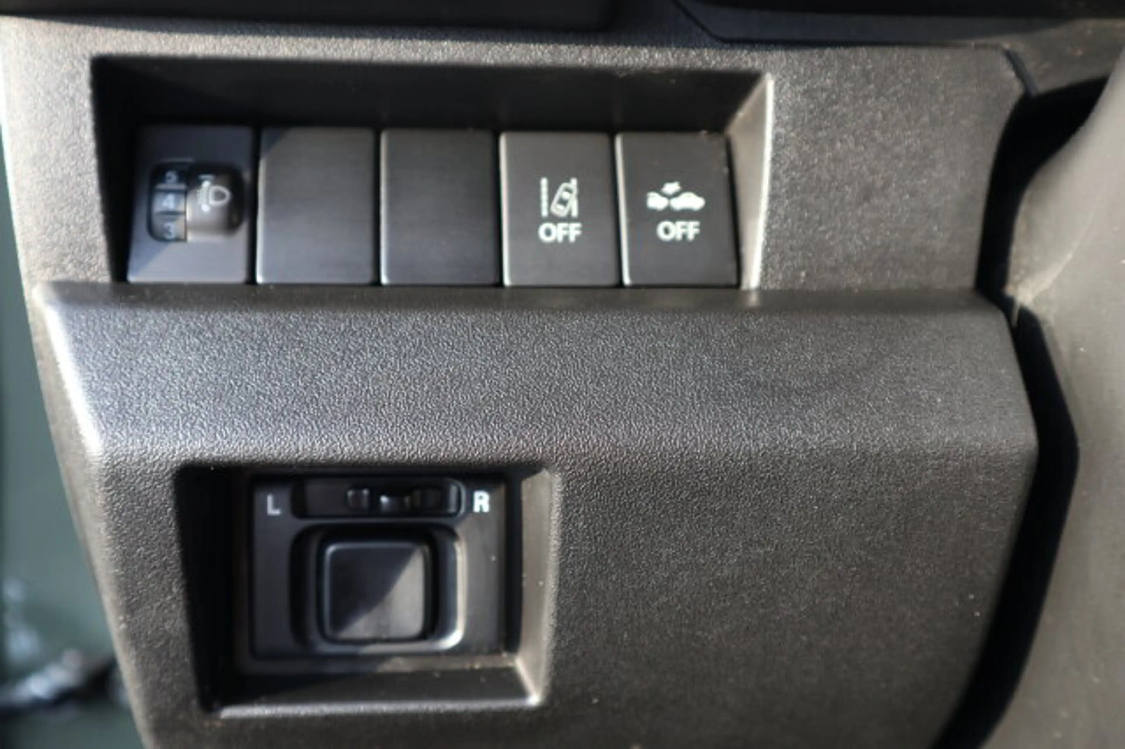 Suzuki Jimny Jimny 1.5 Allgrip Comfort Klima/AHK/Sitzhzg. eFH. — photo 9