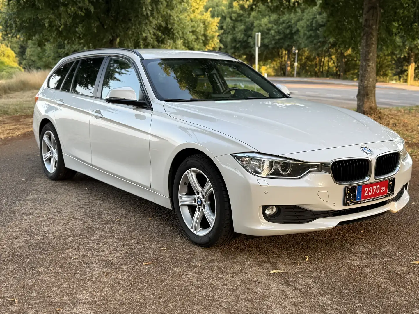 BMW 318 Touring 318d 143 ch Sport A - 2