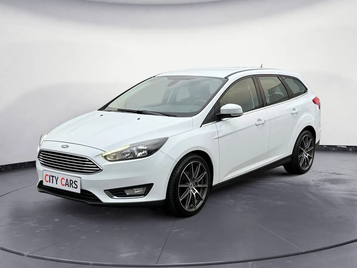 Ford Focus Turnier Titanium Navi Sitzheizung Tempomat Blanc - 1