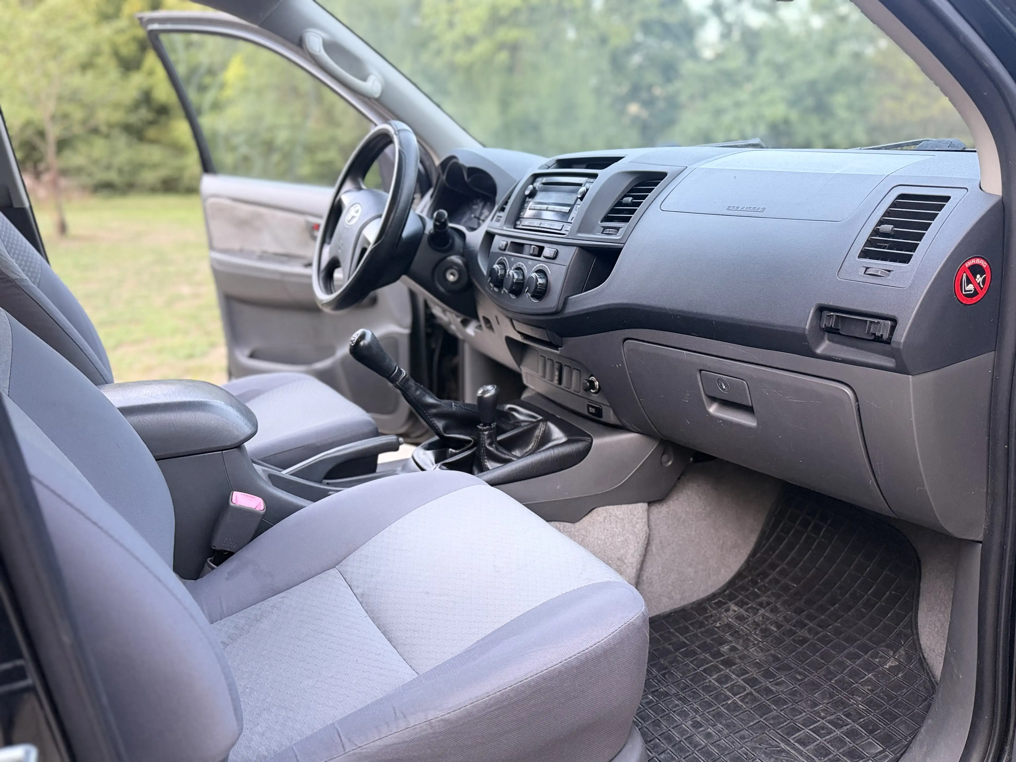 Toyota Hilux DK Country 4x4 2,5 D-4D 145 Country — photo 10