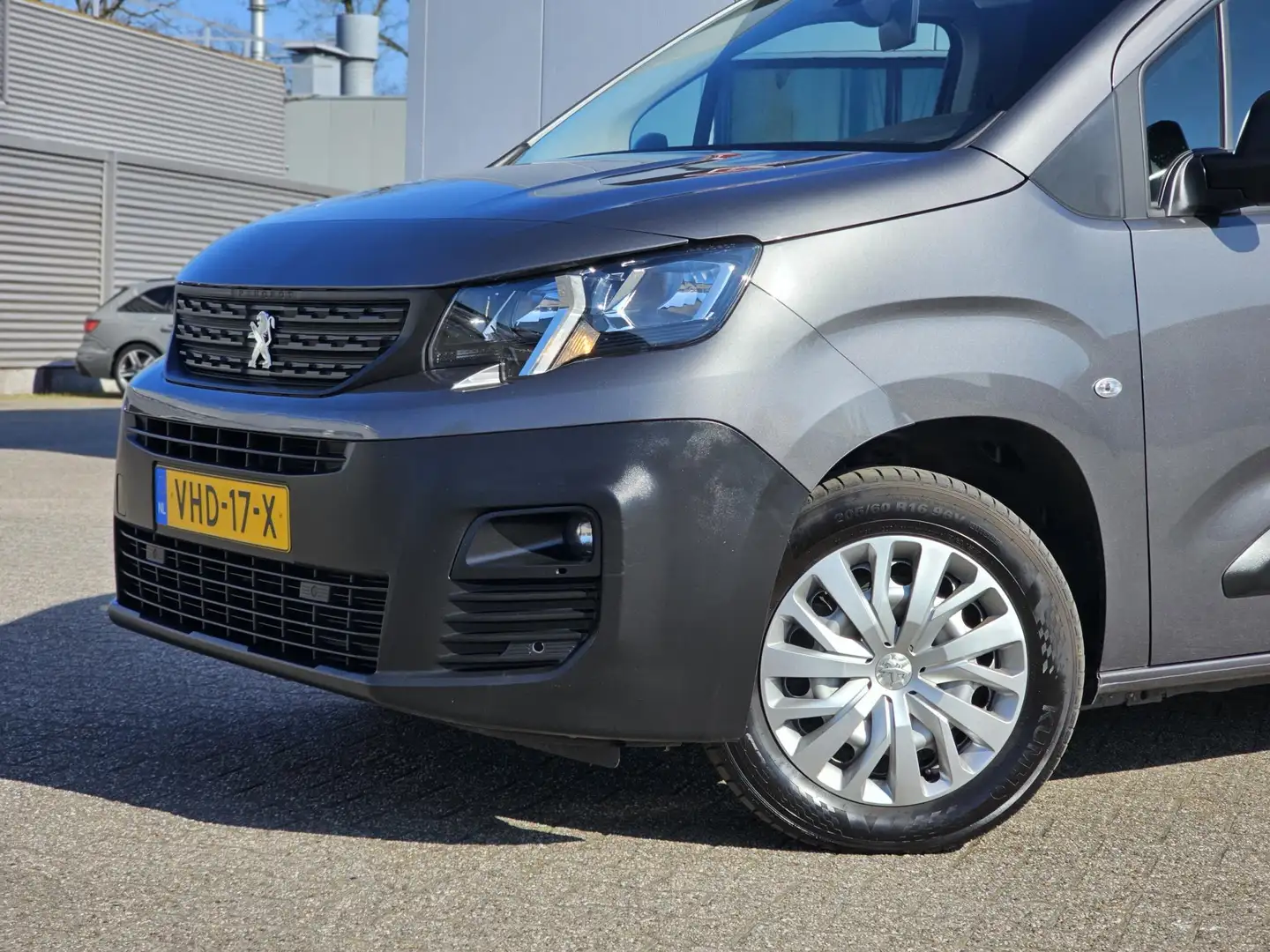 Peugeot Partner 1.5HDI 130PK AUTOMAAT Premium LONG CAMERA TREKHAAK Grijs - 2