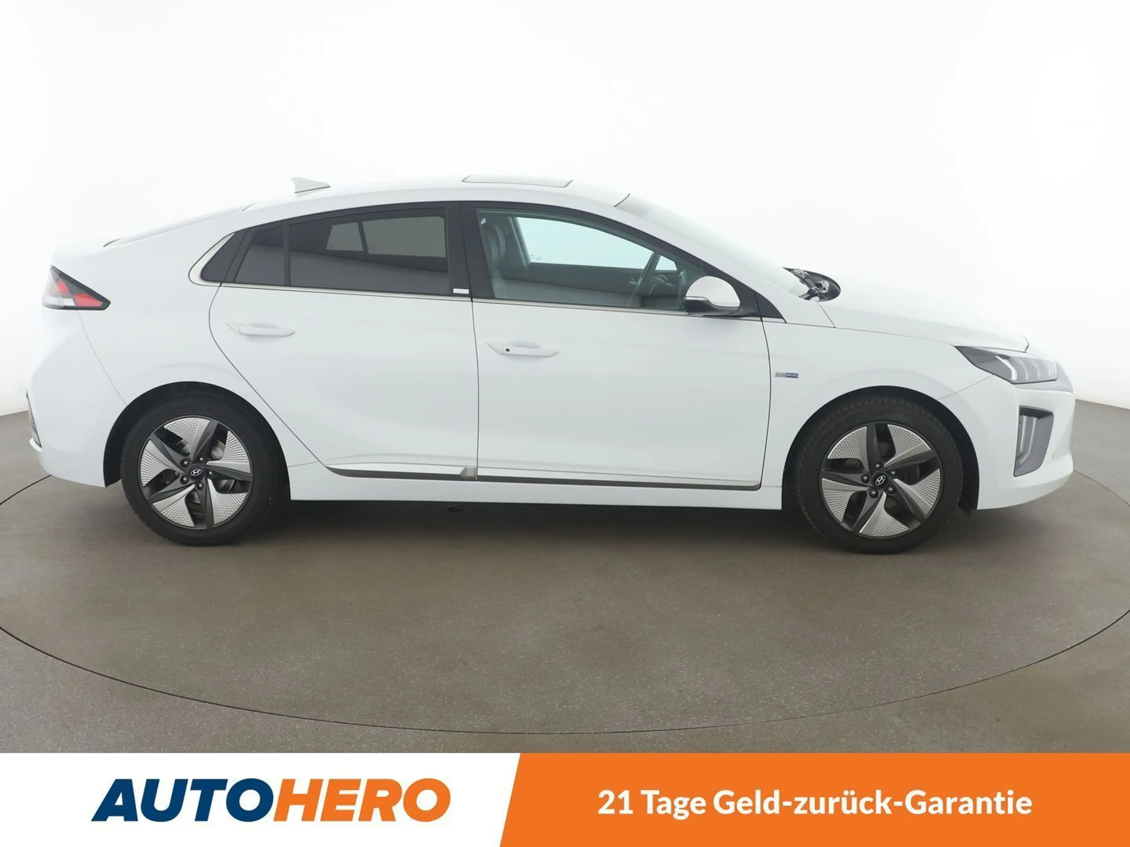 Hyundai IONIQ 1.6 Hybrid Prime Aut*NAVI*LED*ACC*CAM*PDC*SHZ* — photo 7