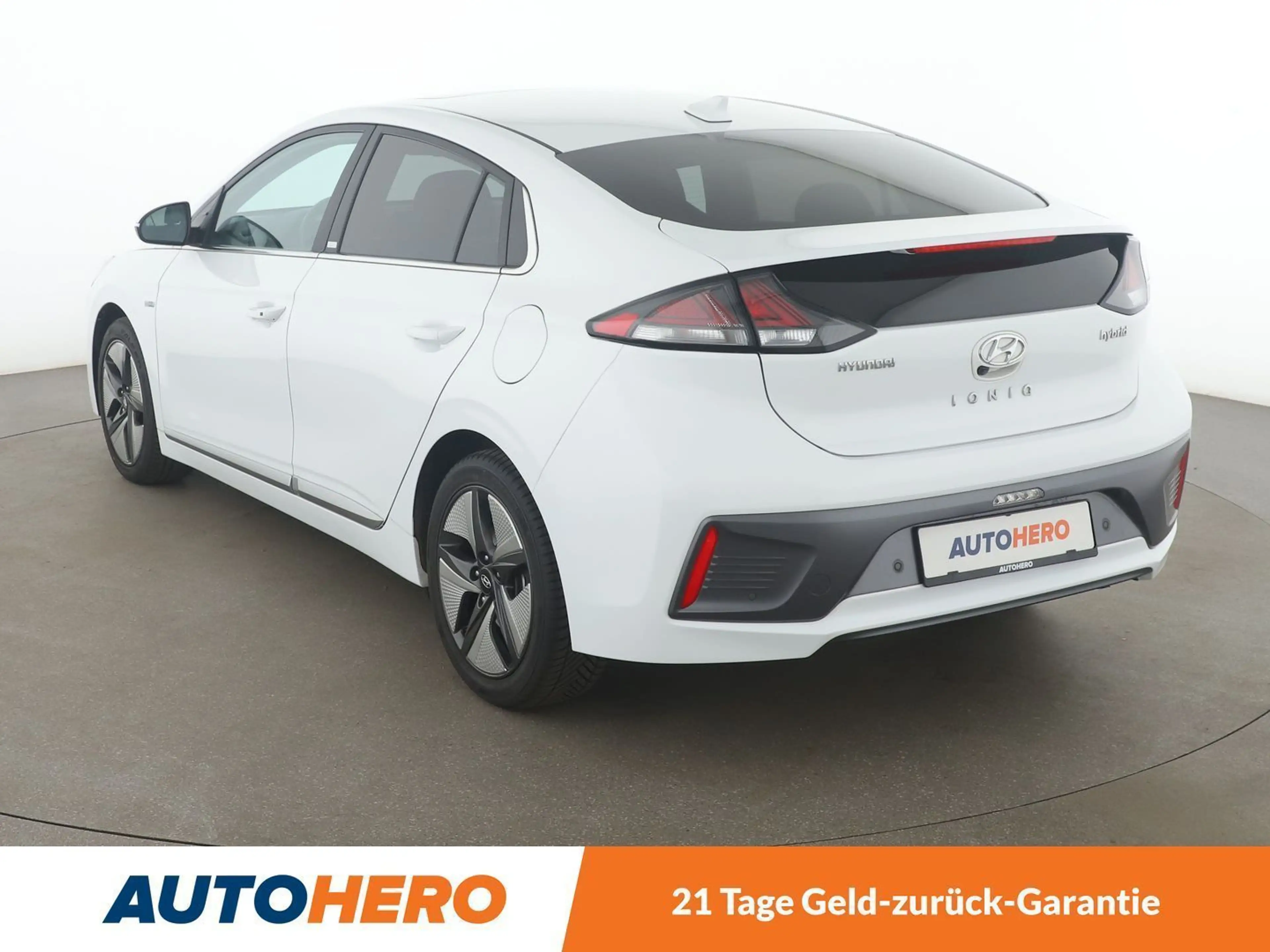 Hyundai IONIQ 1.6 Hybrid Prime Aut*NAVI*LED*ACC*CAM*PDC*SHZ* — photo 4